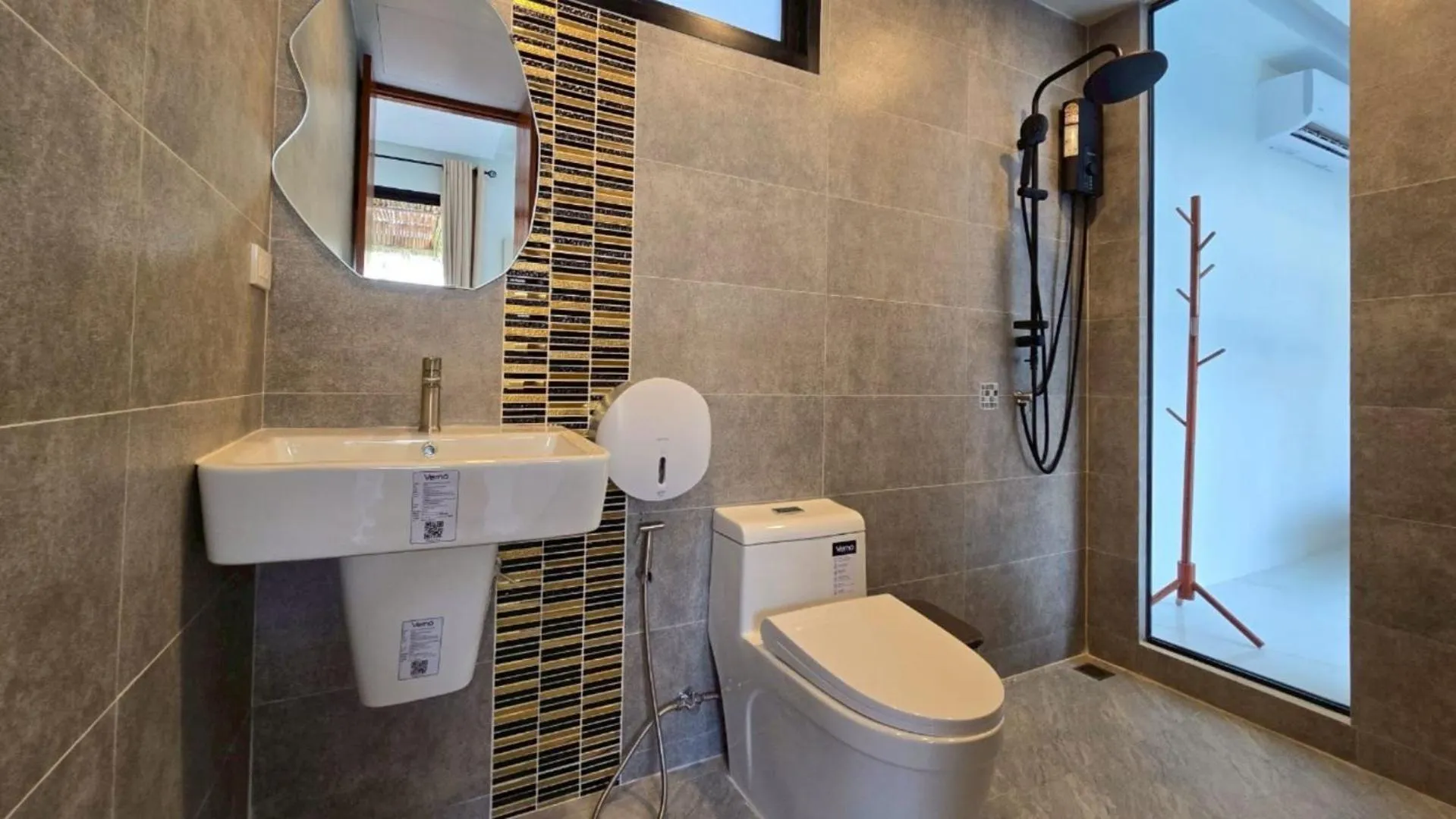 Toilet in Ubox samui hostel & Bungalow - Chaweng beach