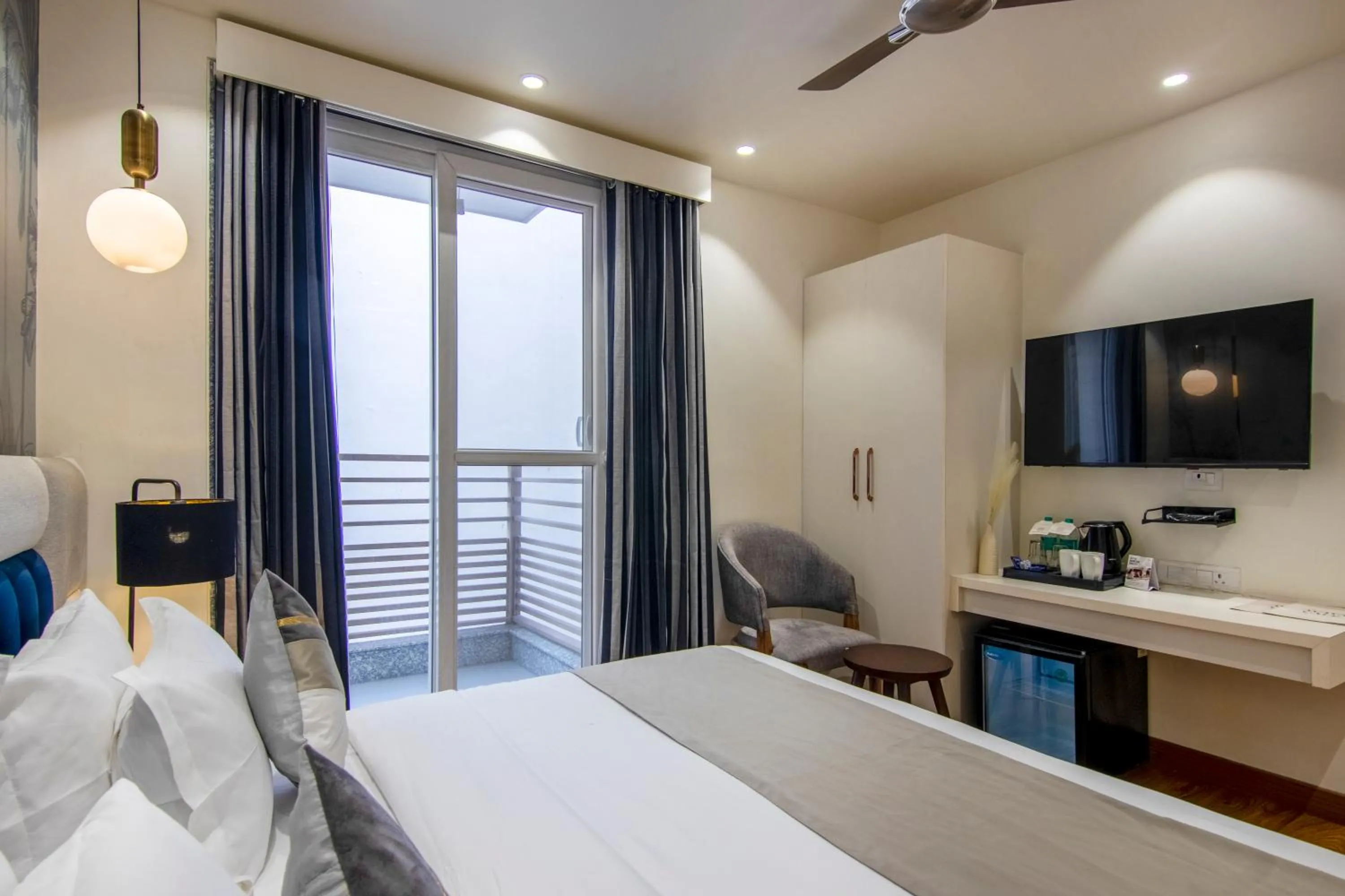 Balcony/Terrace, Bed in The Orion Elite - Green Park