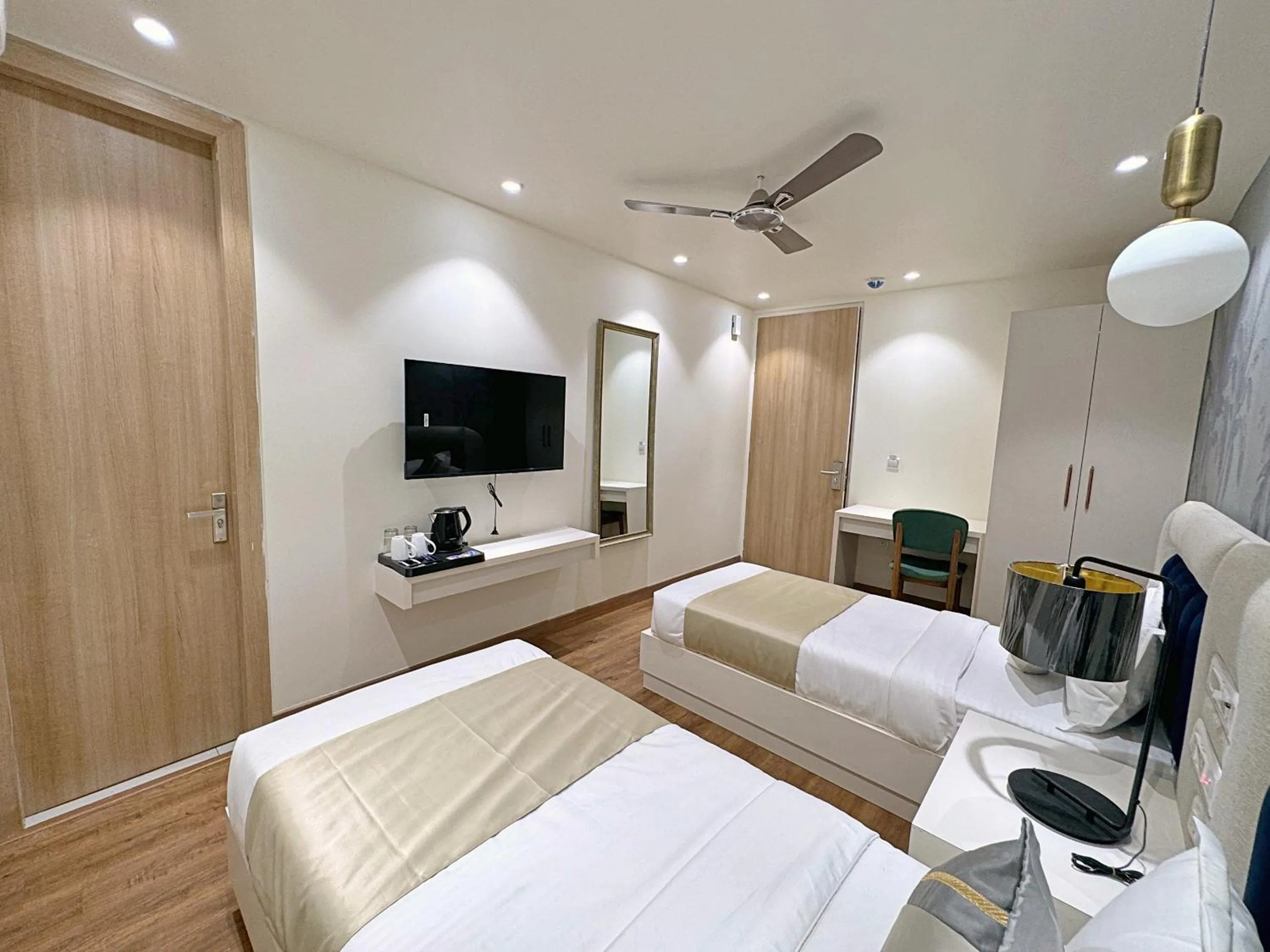 Bed in The Orion Elite - Green Park