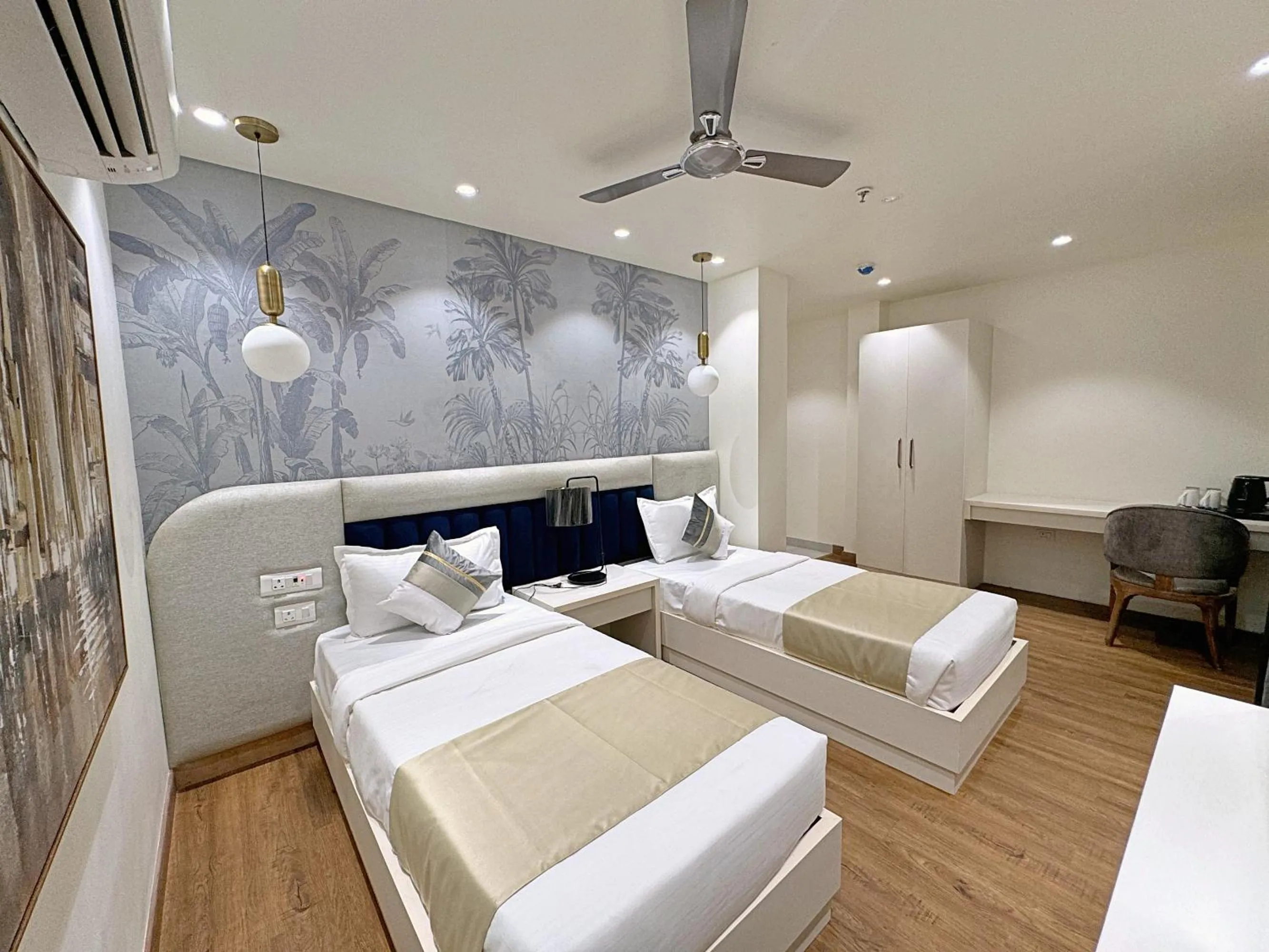 Bed in The Orion Elite - Green Park