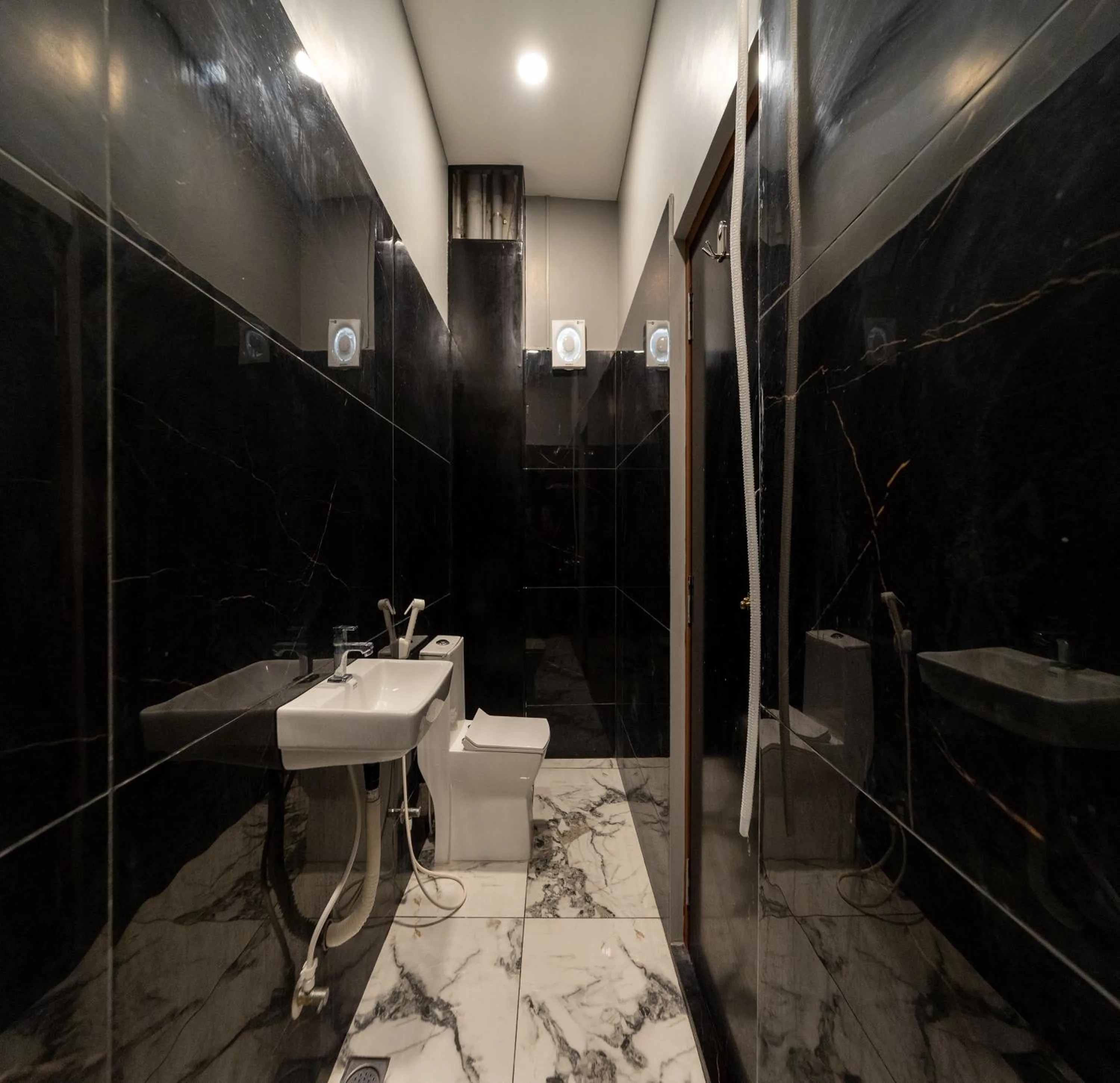 Bathroom in Hotel Bees