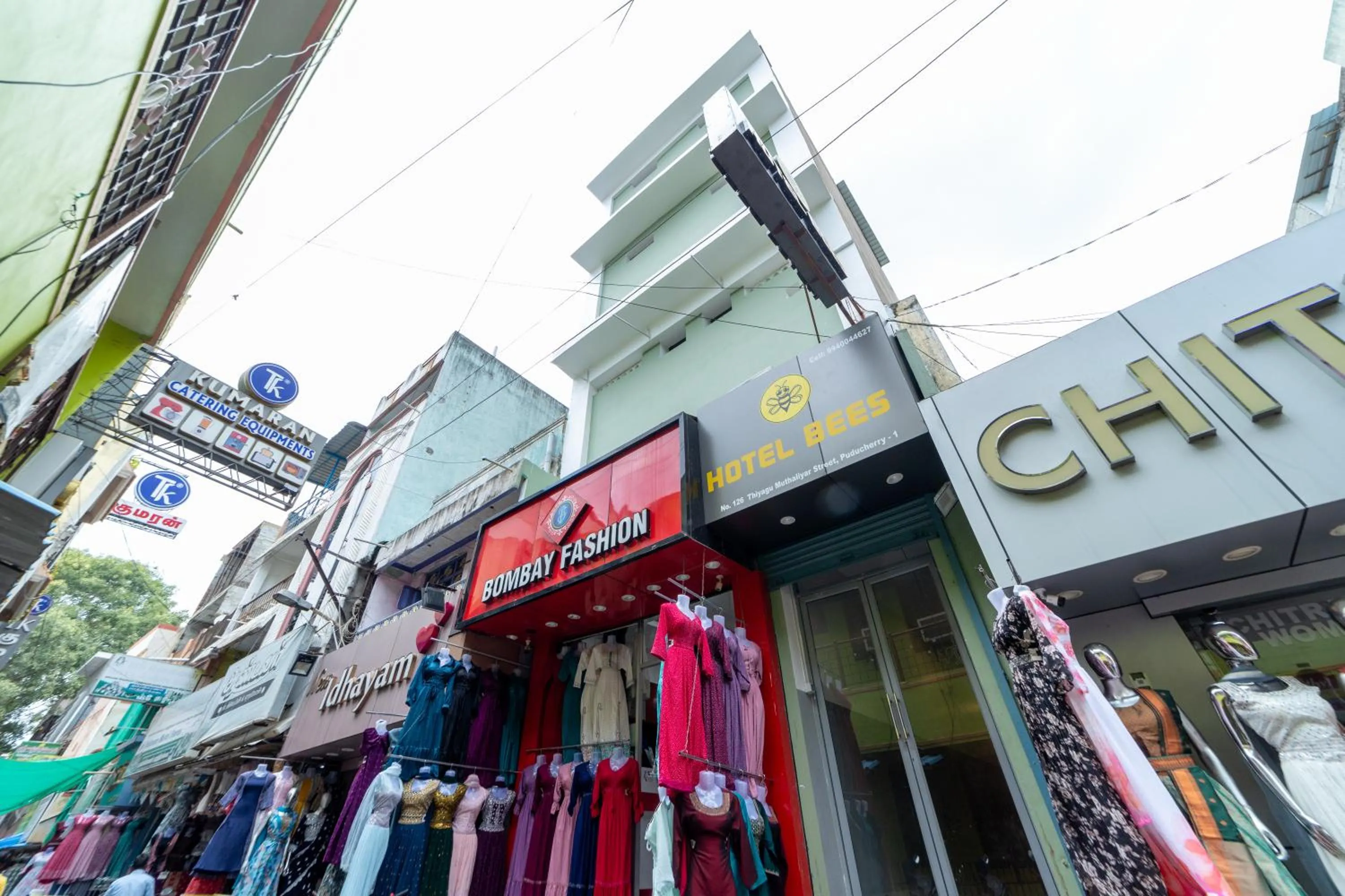 Facade/entrance in Hotel Bees