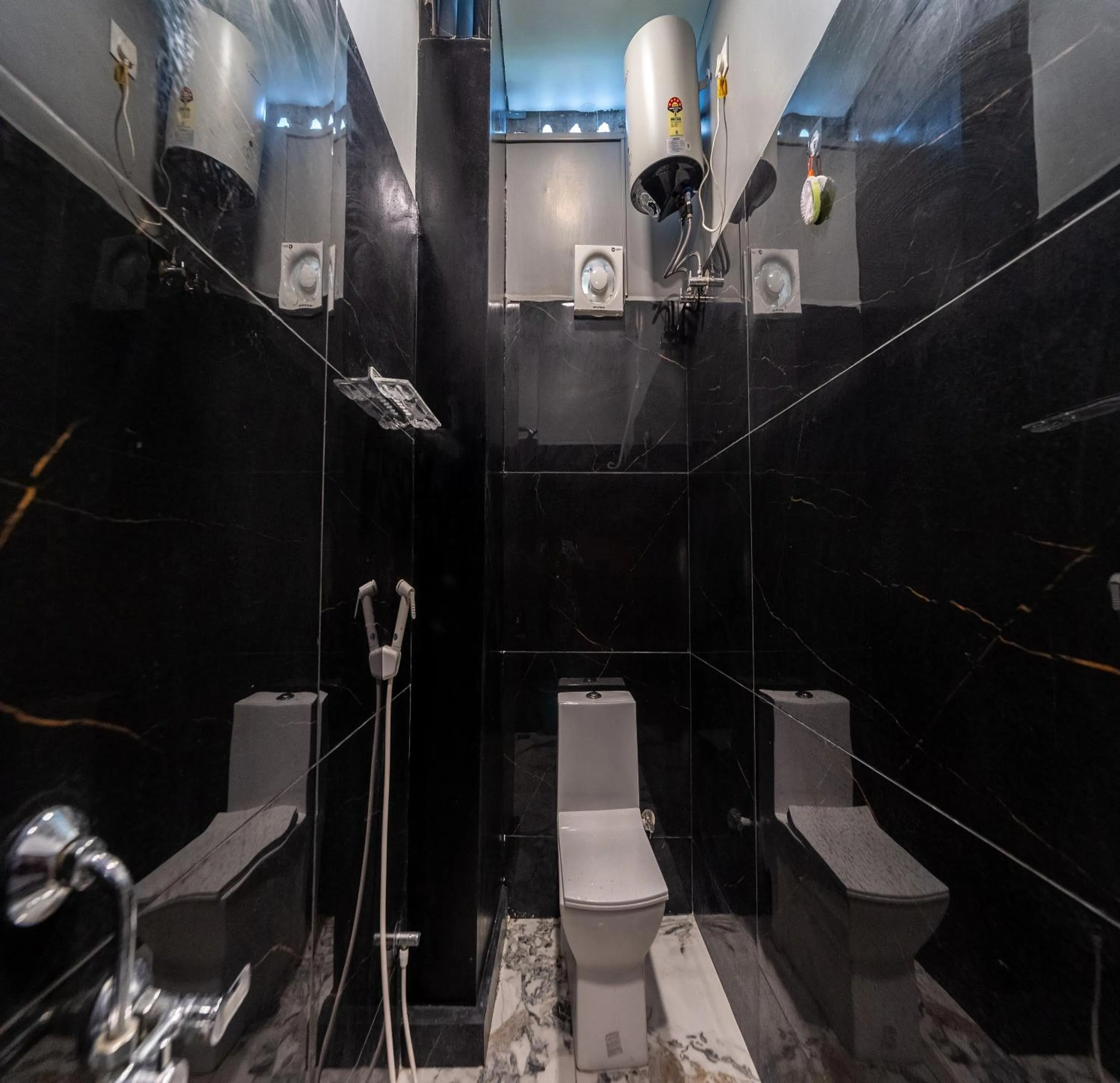 Bathroom in Hotel Bees