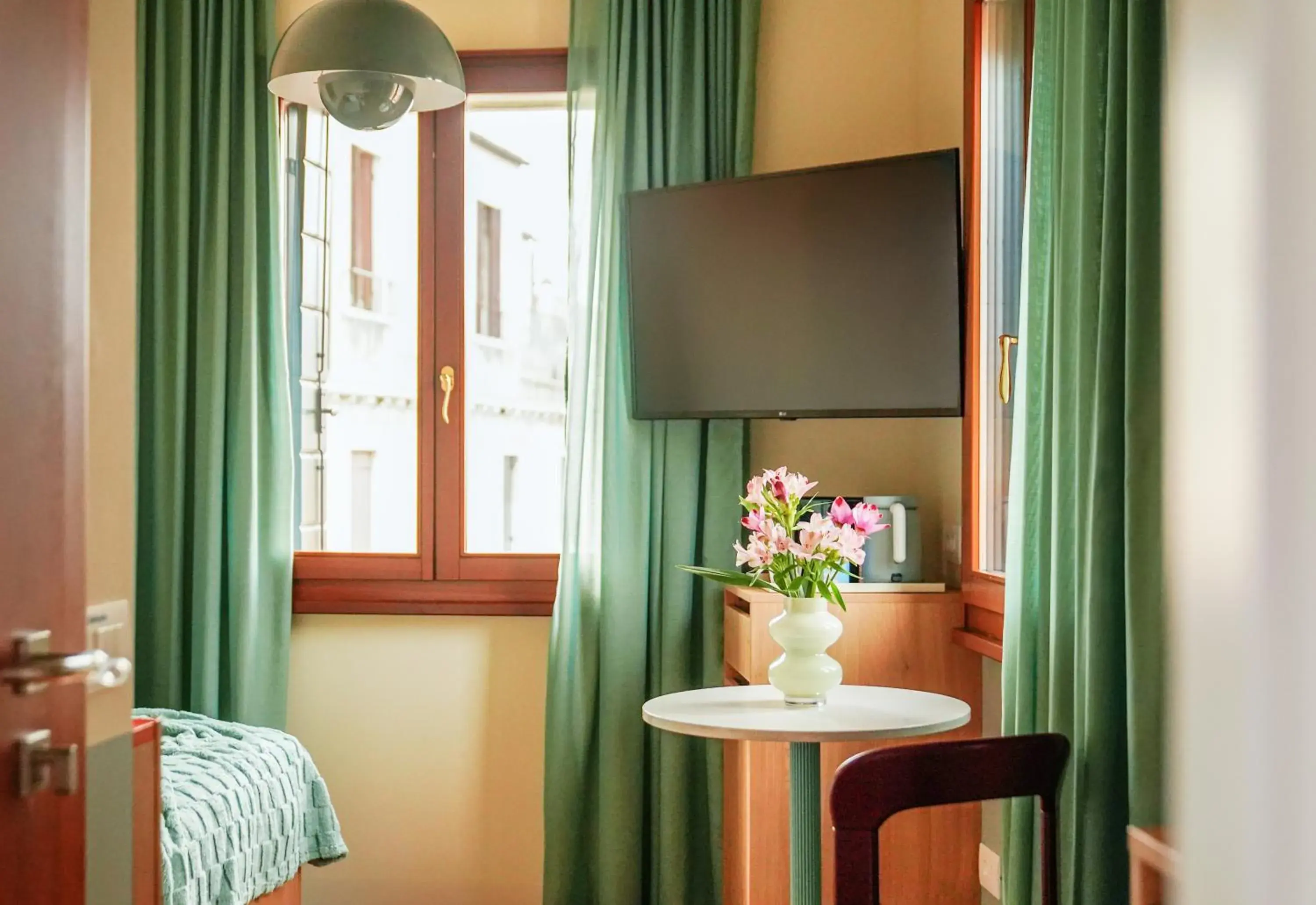 Single Room in Numa Venice Forcola Single Room in Numa Venice Forcola