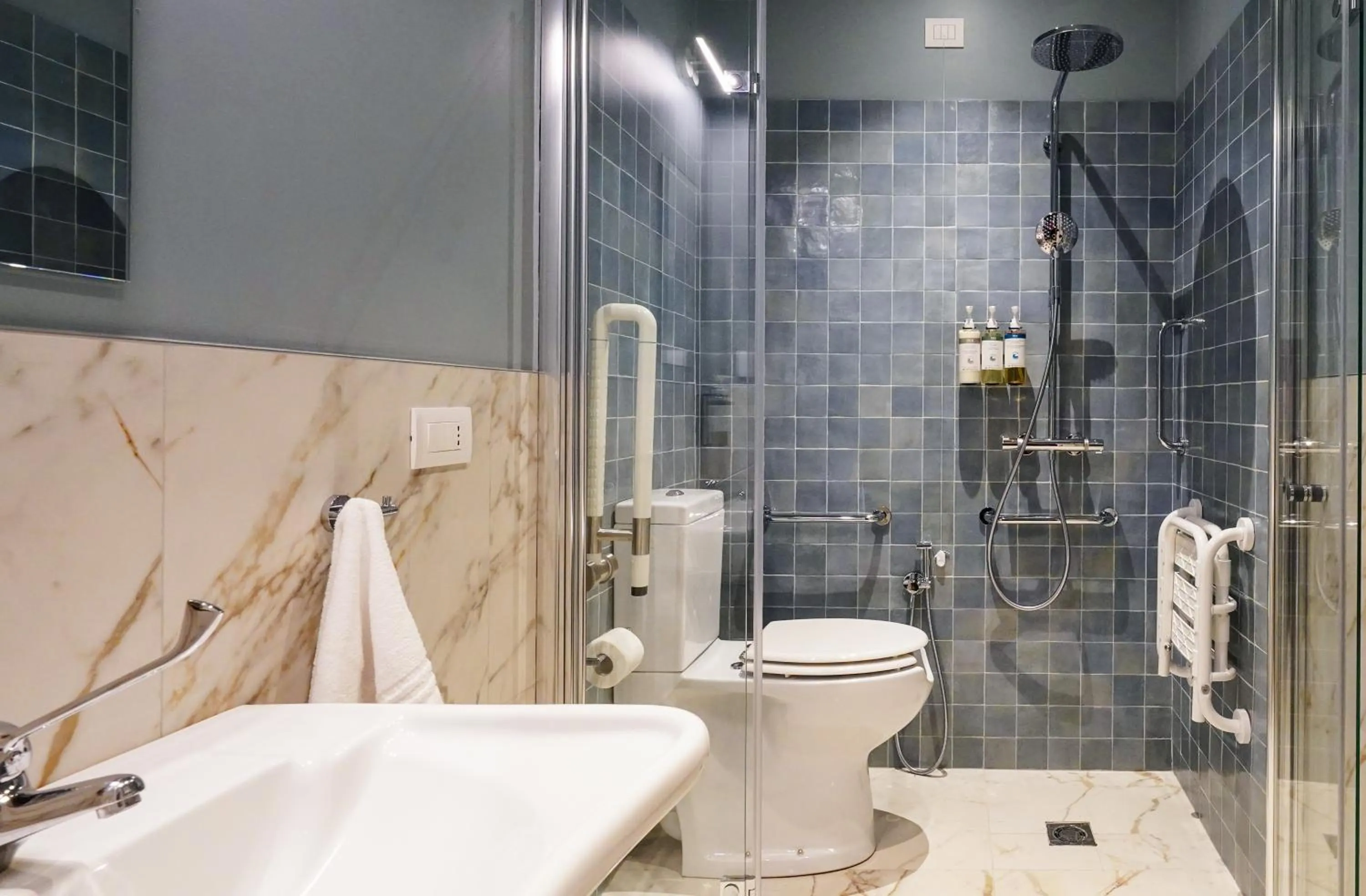 Shower in Numa Venice Forcola