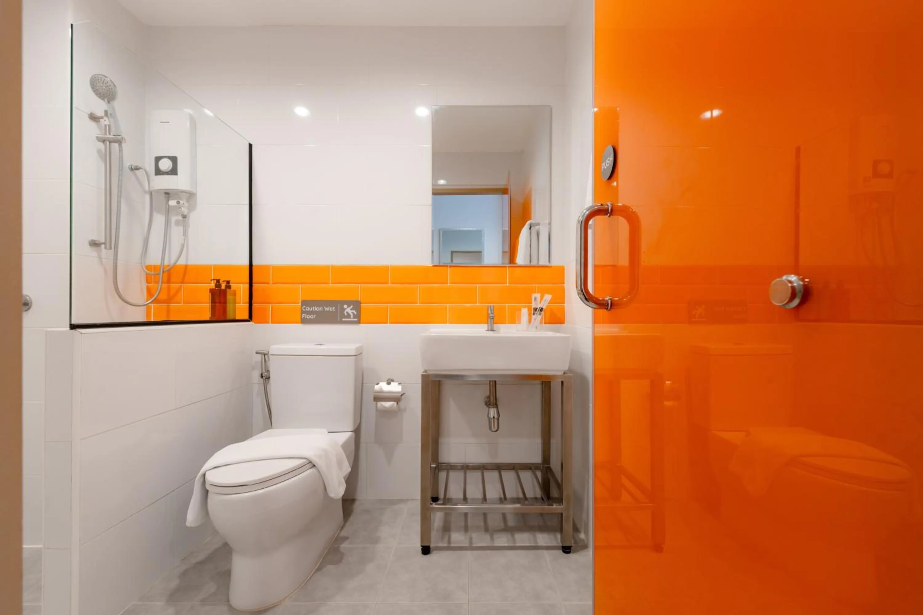 Toilet in Moji Don Mueang Airport Hotel - Bangkok