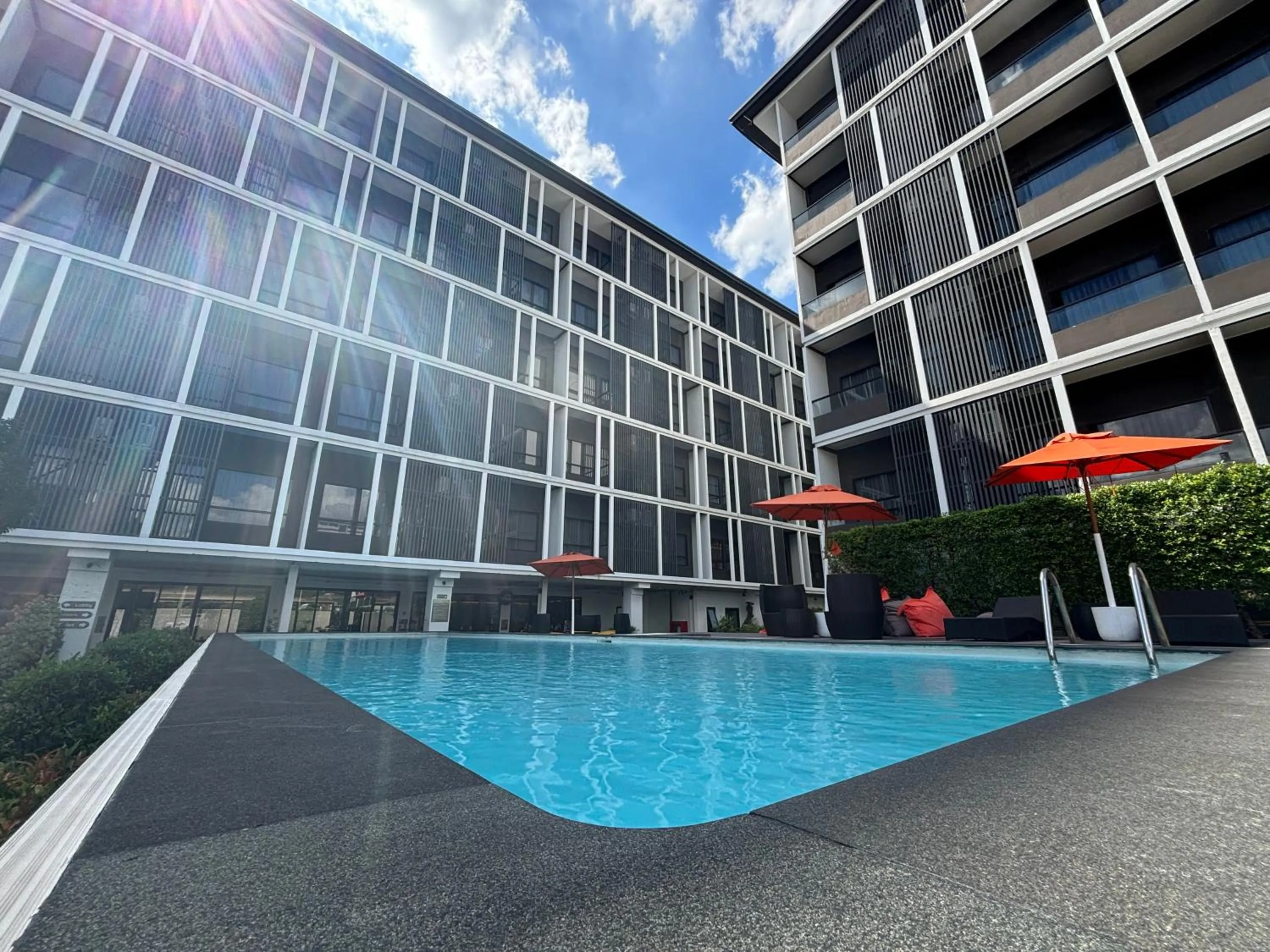 Swimming pool in Moji Don Mueang Airport Hotel - Bangkok