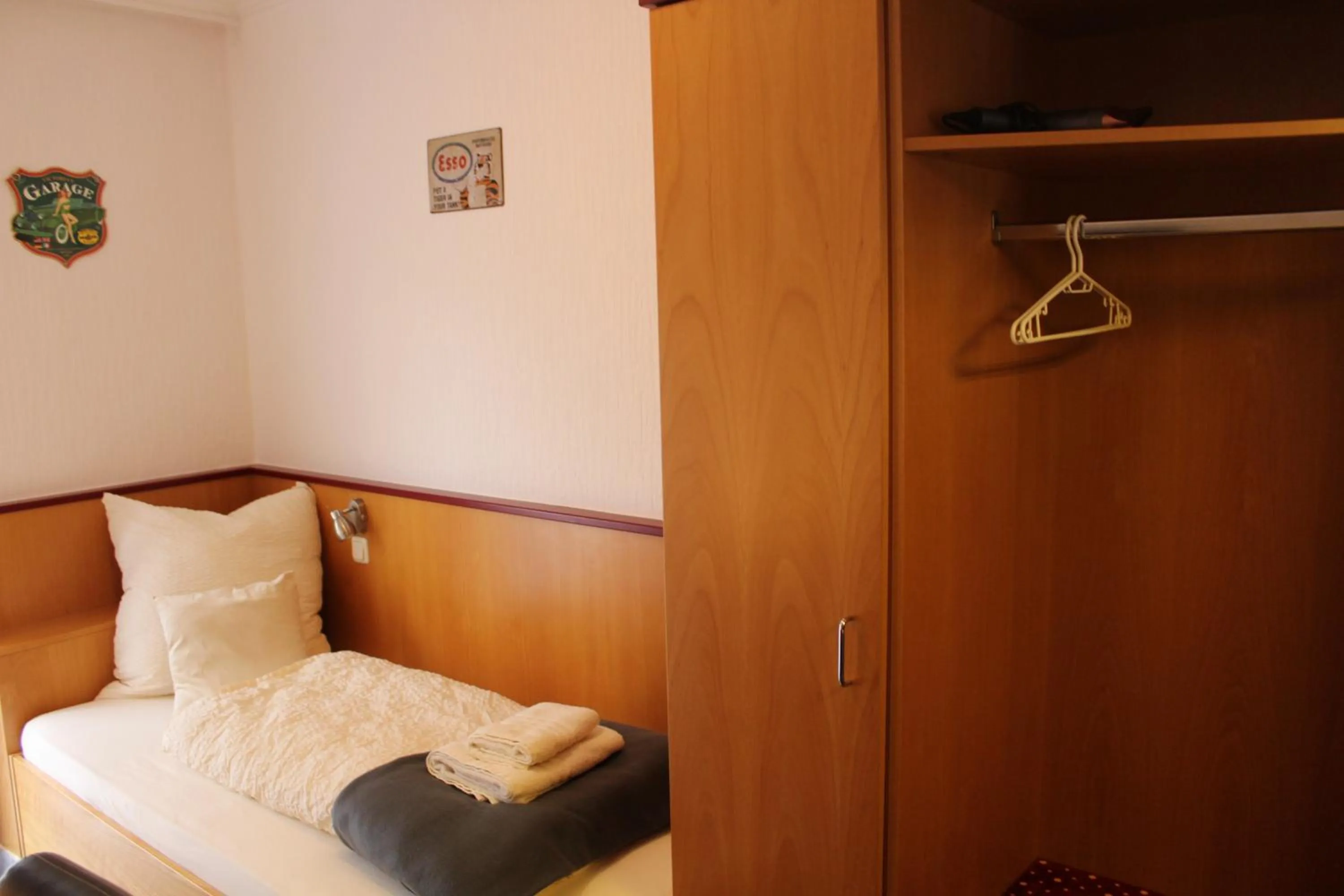 Bed in Burghotel - Das Original