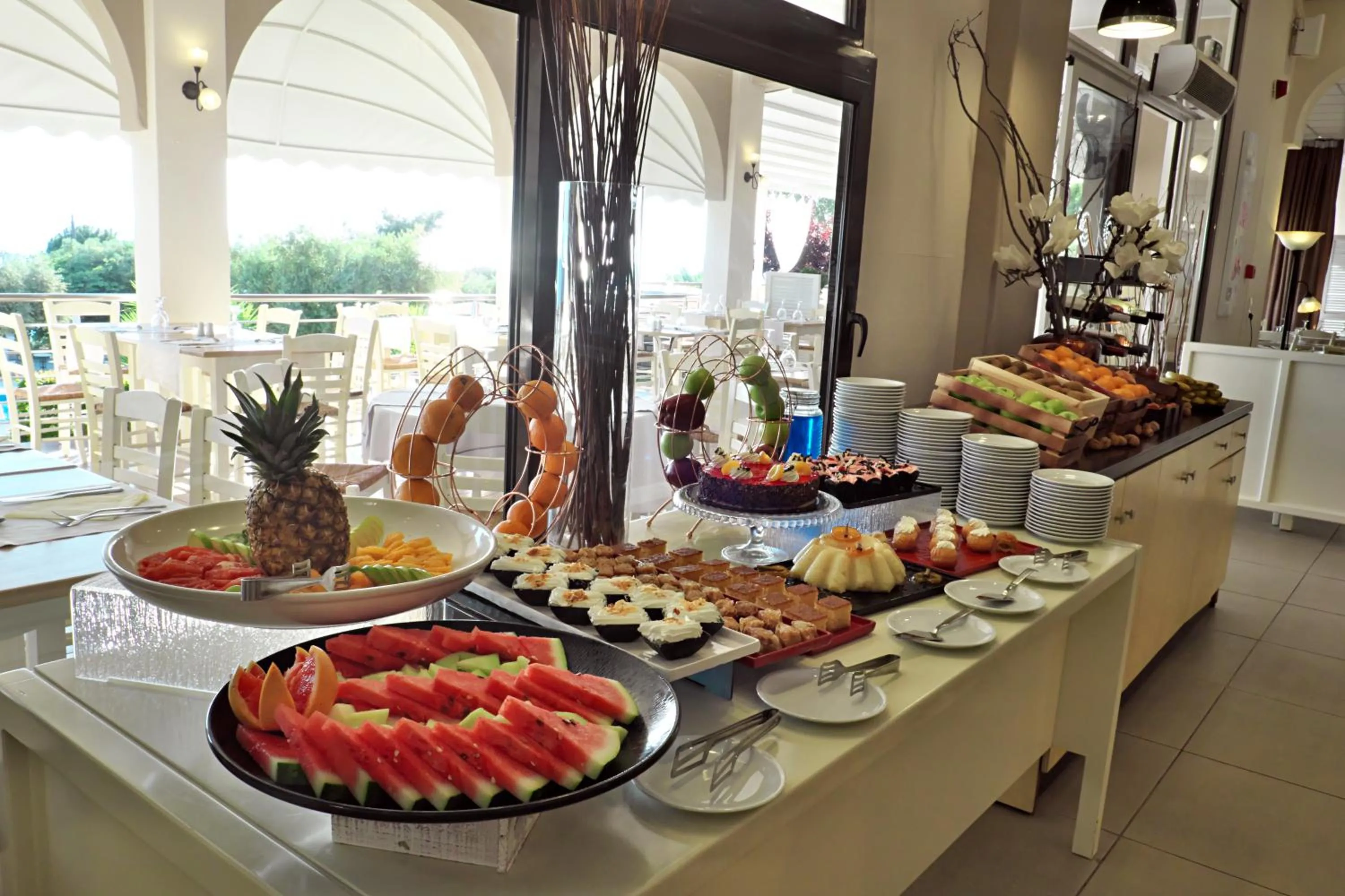 Food and drinks in Acrotel Elea Beach