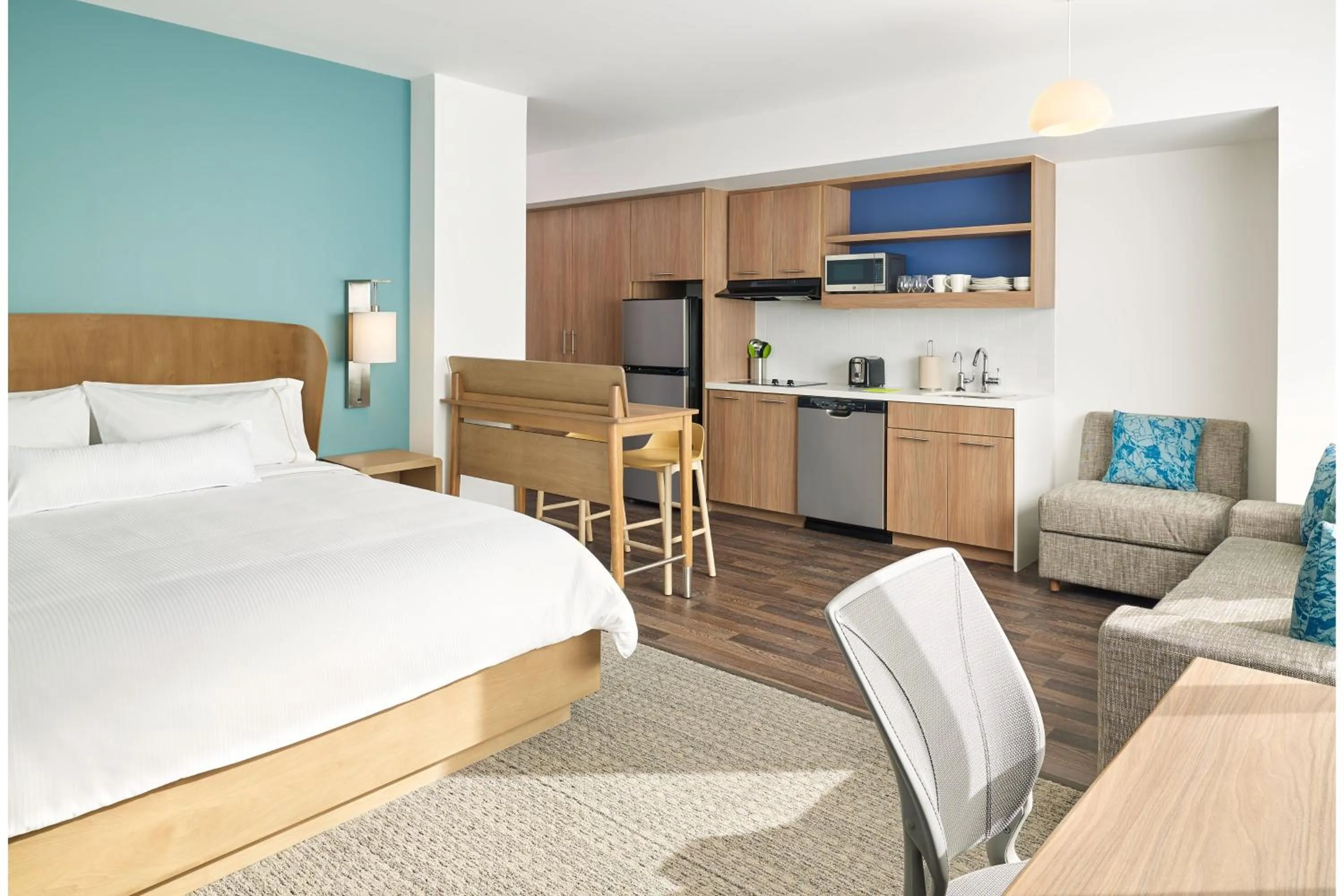 Standard King Room with Mountain View in Element Cartersville