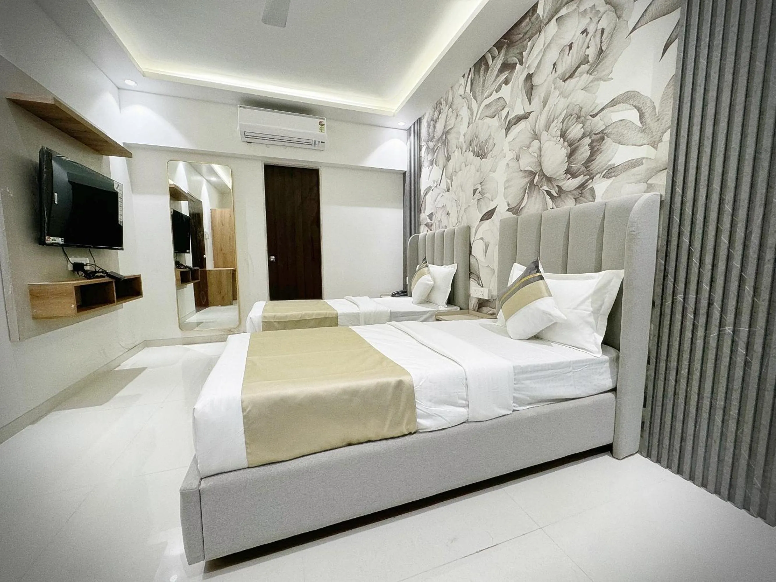 Photo of the whole room, Bed in The Orion Premium Suites