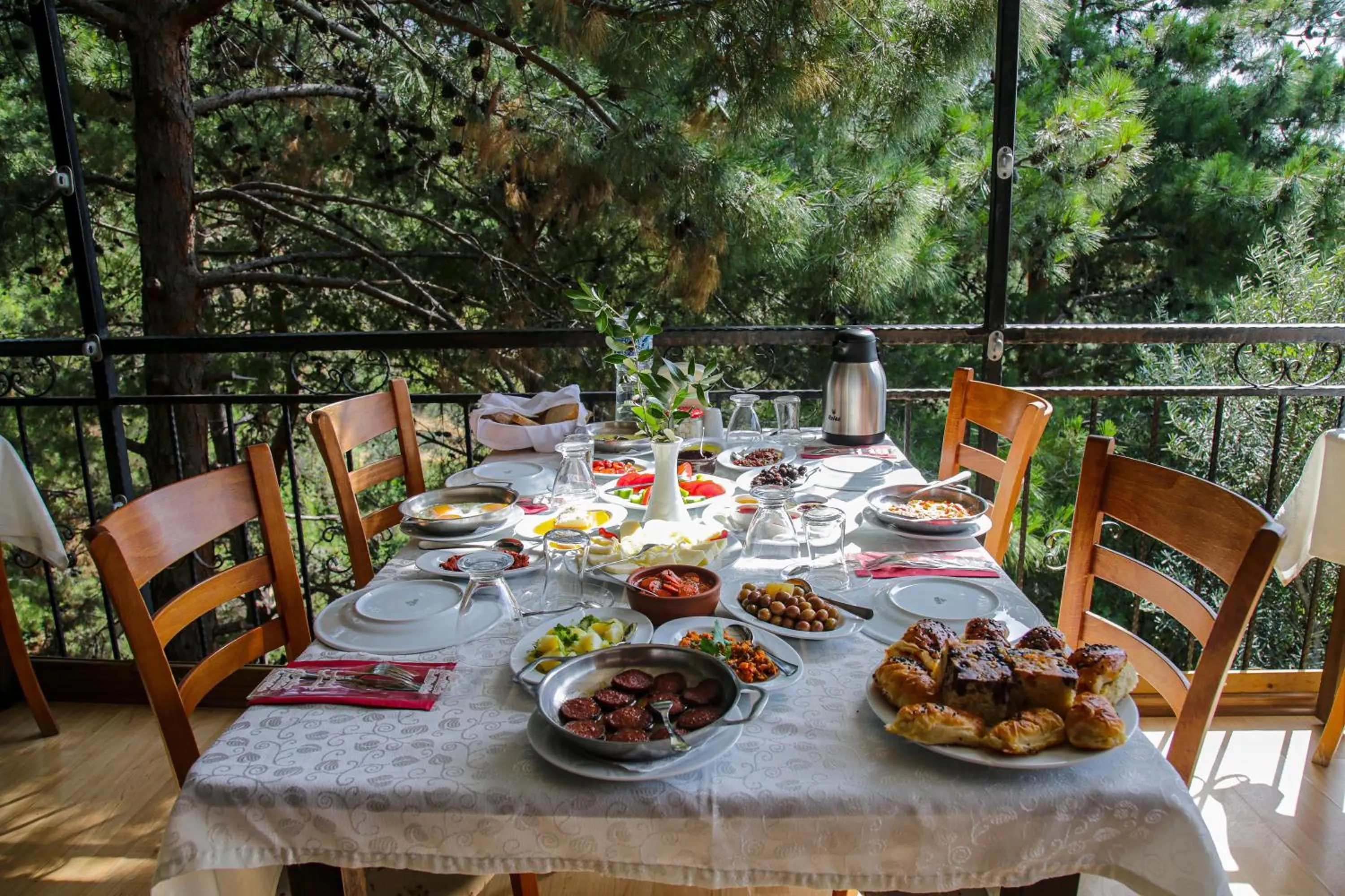 Food and drinks in Dusler Vadisi Kazdaglari