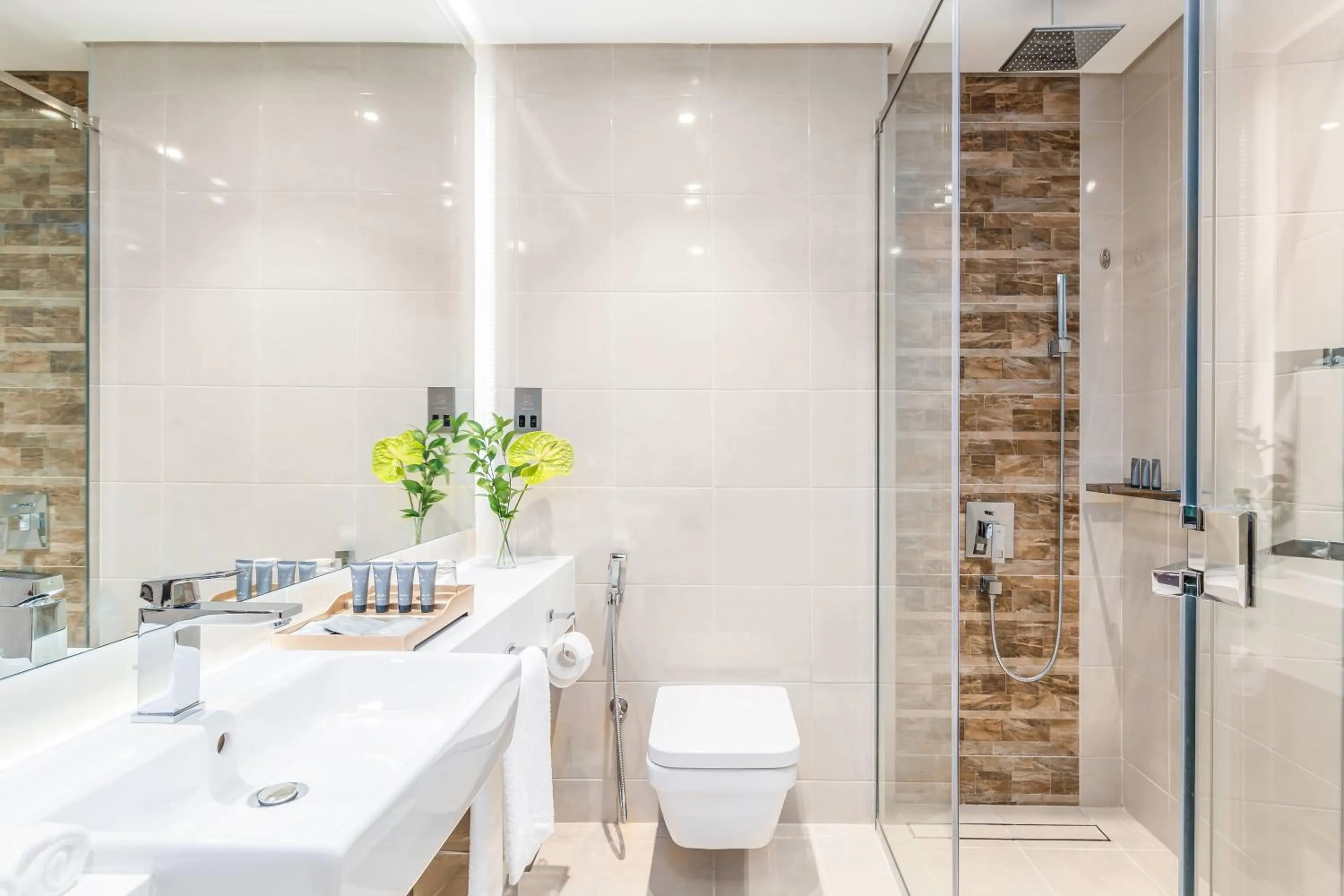 Shower in Central Inn Hotel & Suites - Al Sadd, Doha, Qatar