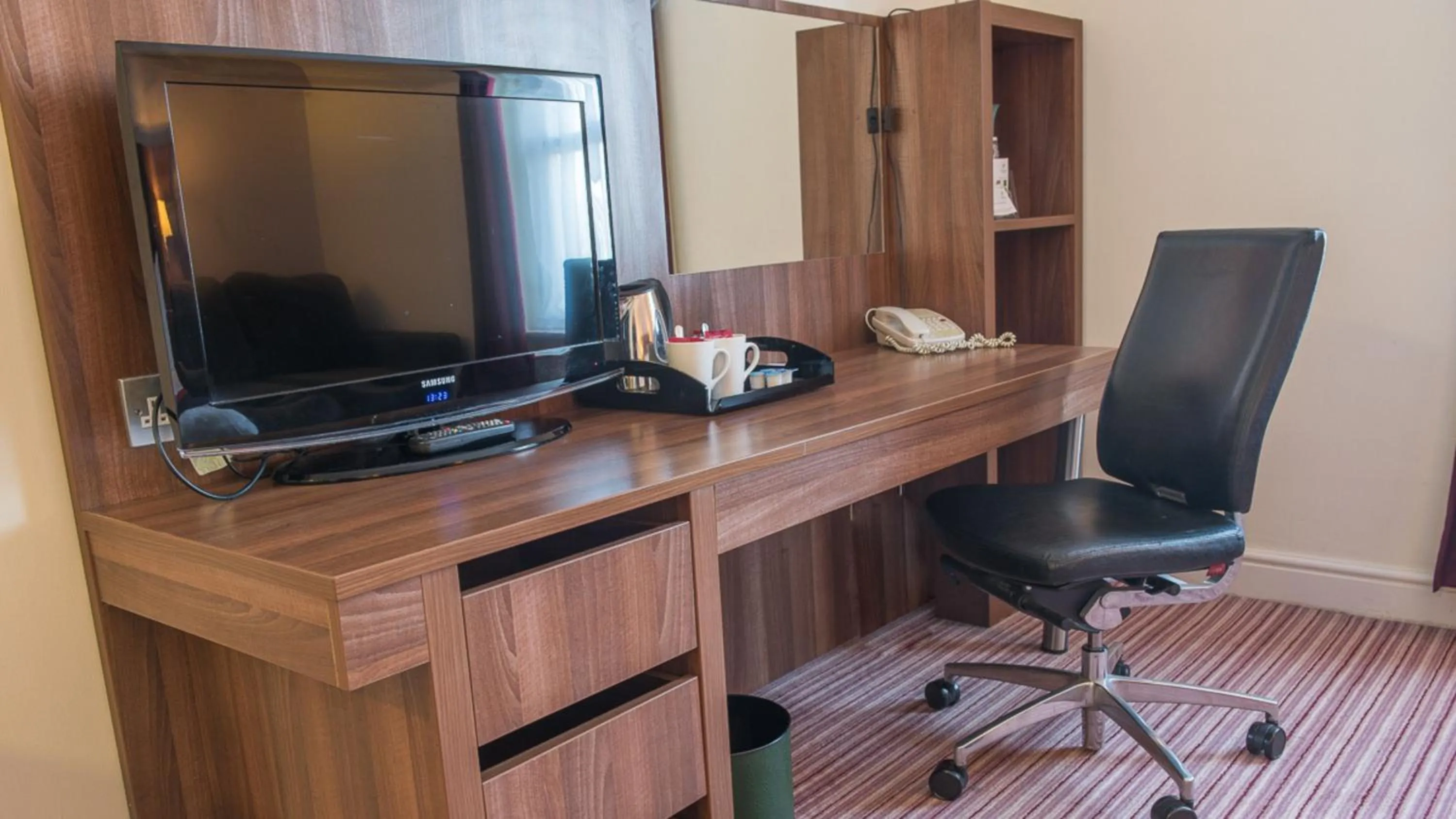 Bed in Holiday Inn Milton Keynes East M1 Junc 14 by IHG