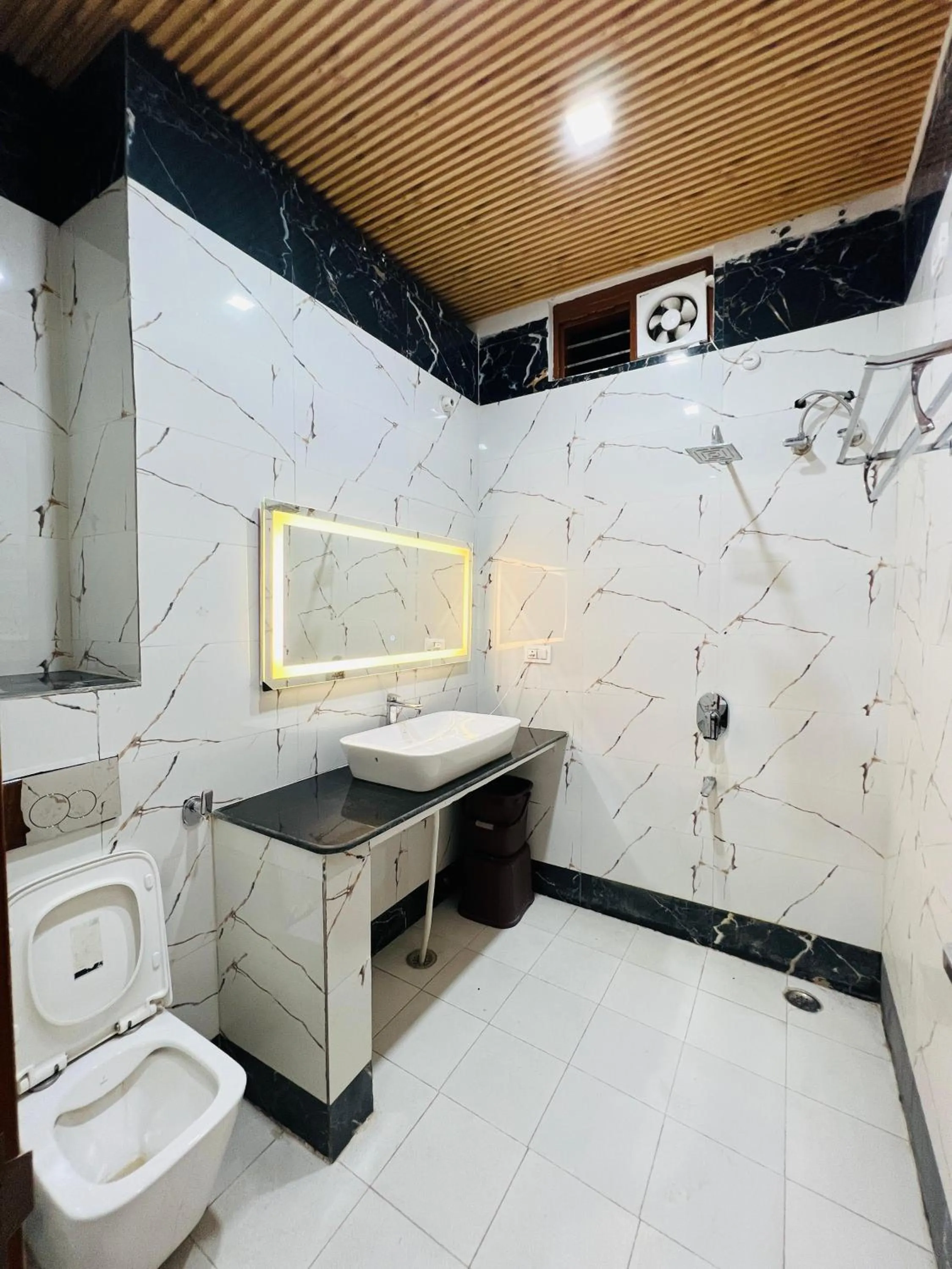 Shower in The Shalam Resort श्रीकृष्ण शरणं मम