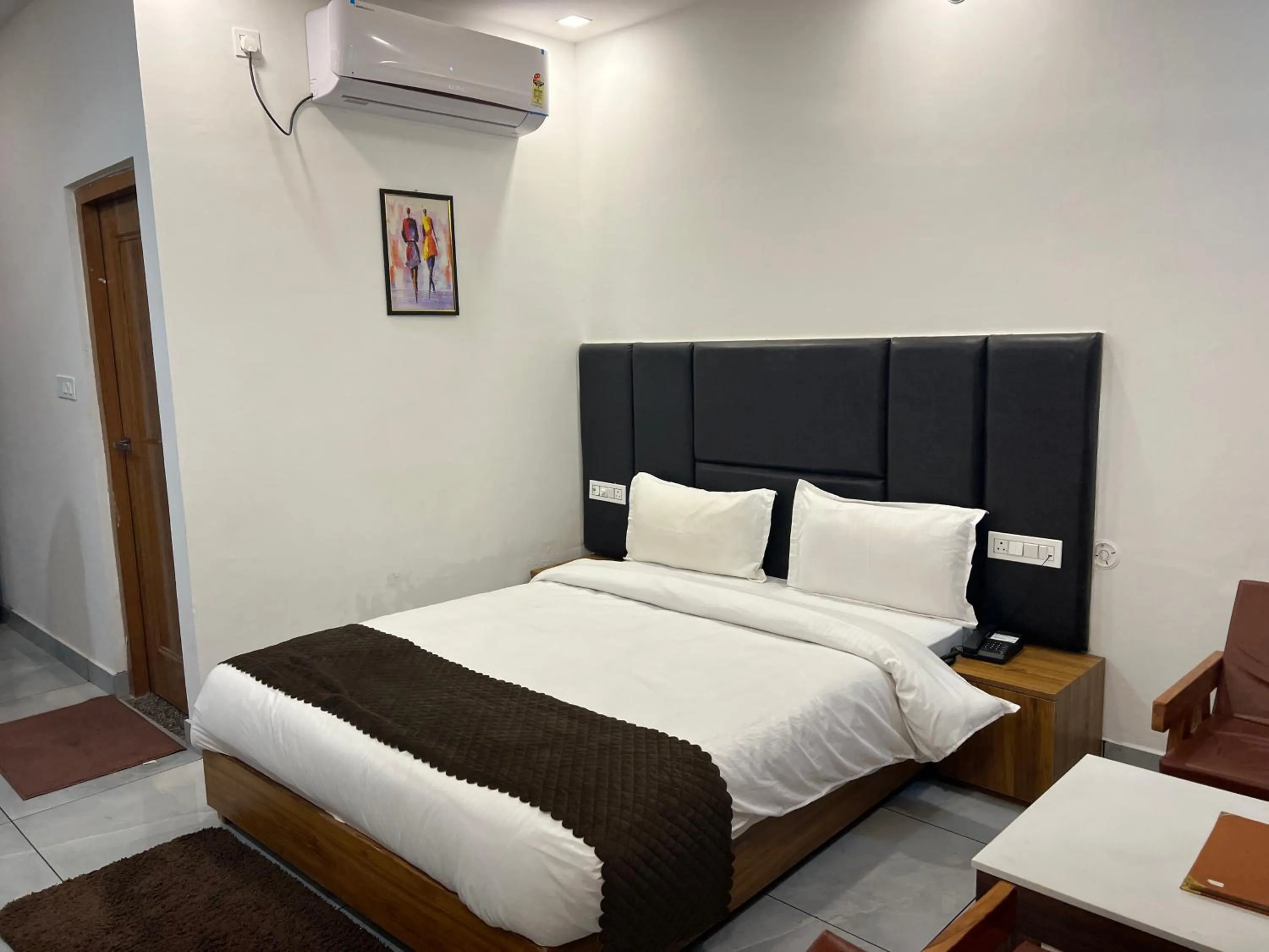 Bed in The Shalam Resort श्रीकृष्ण शरणं मम