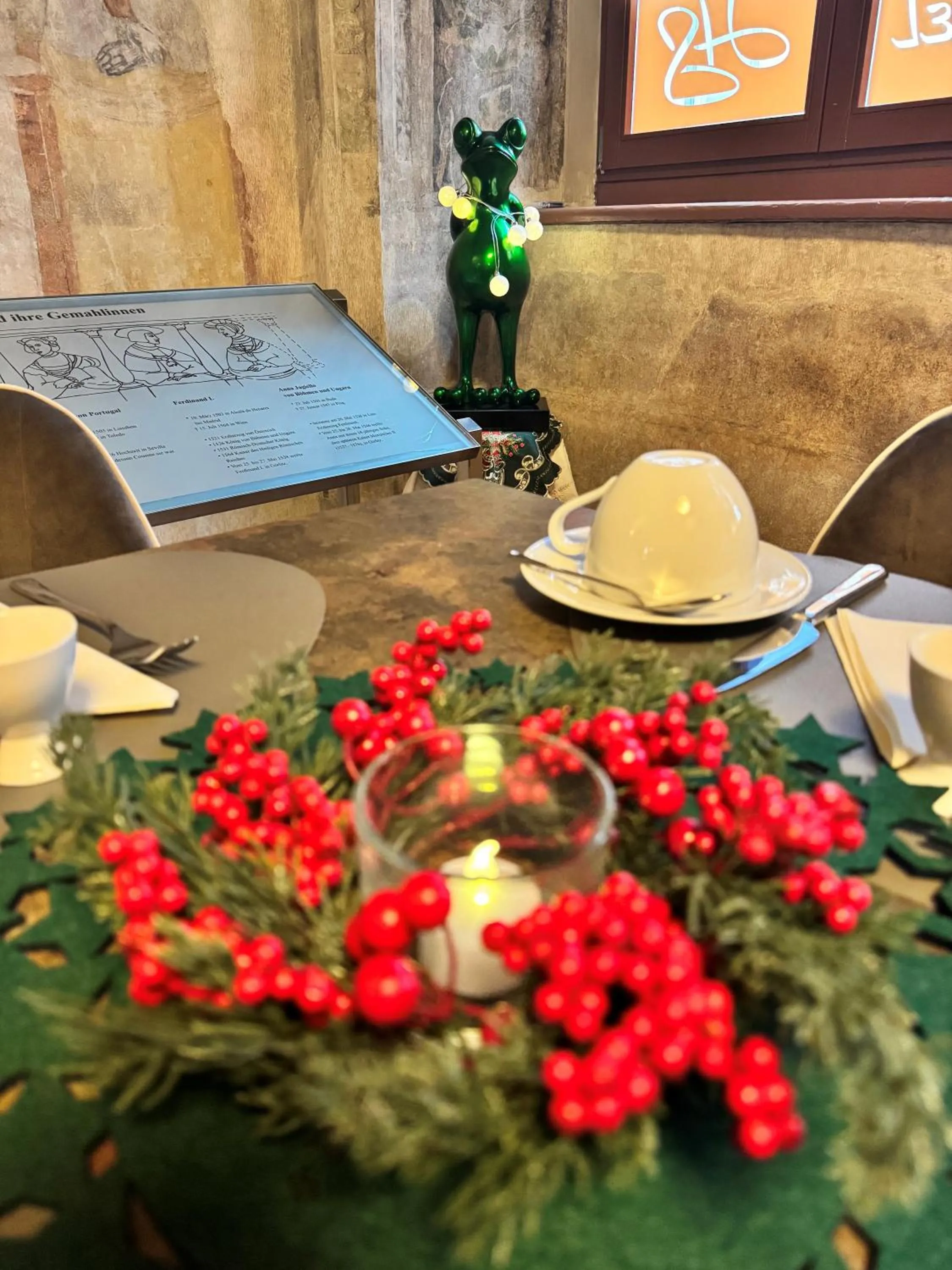 Breakfast in Hotel Schwibbogen Altstadt & Apartments