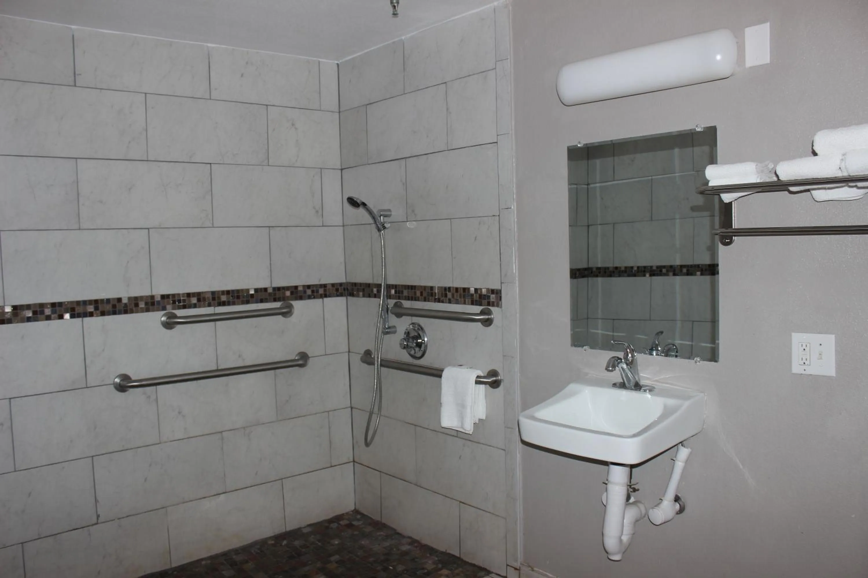 Bathroom in Studio 6 Abilene, TX East