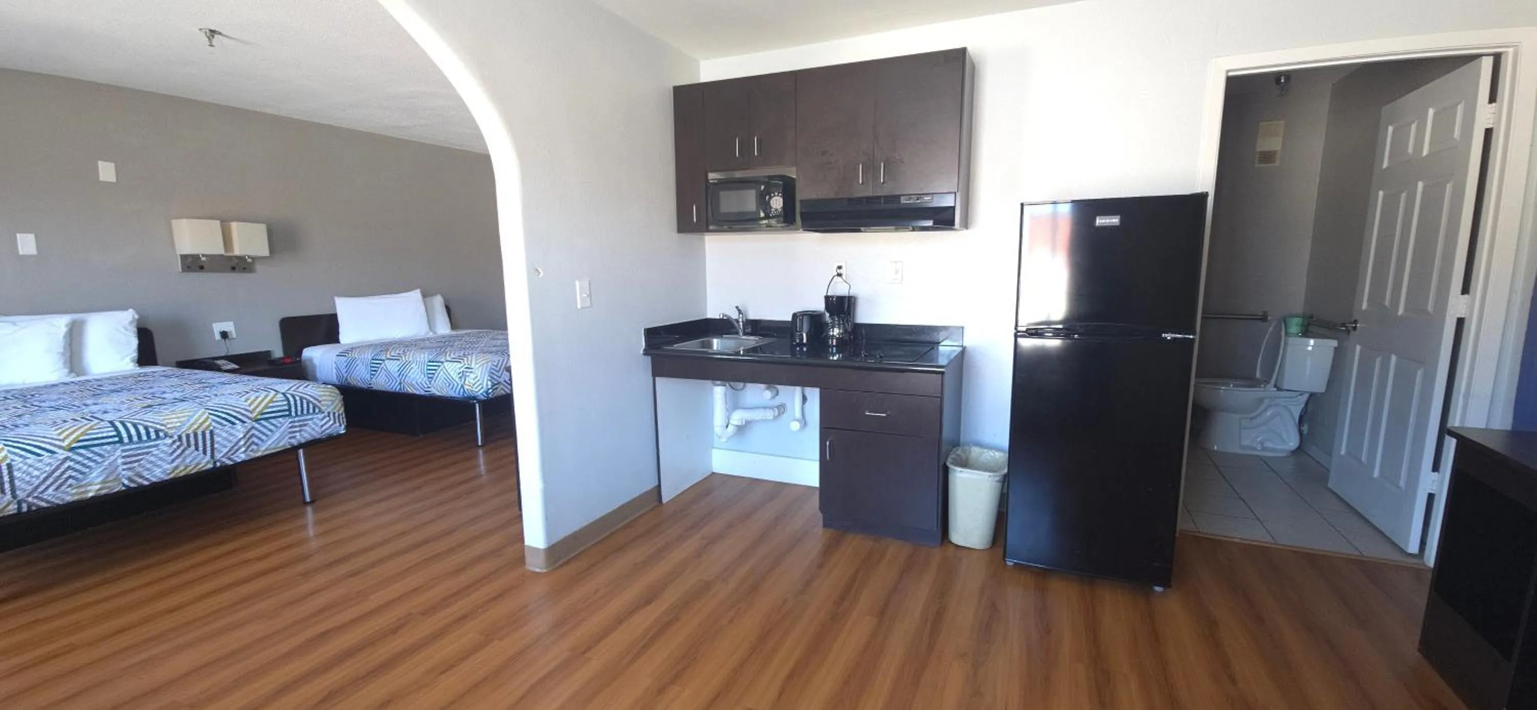 Bed in Studio 6 Abilene, TX East