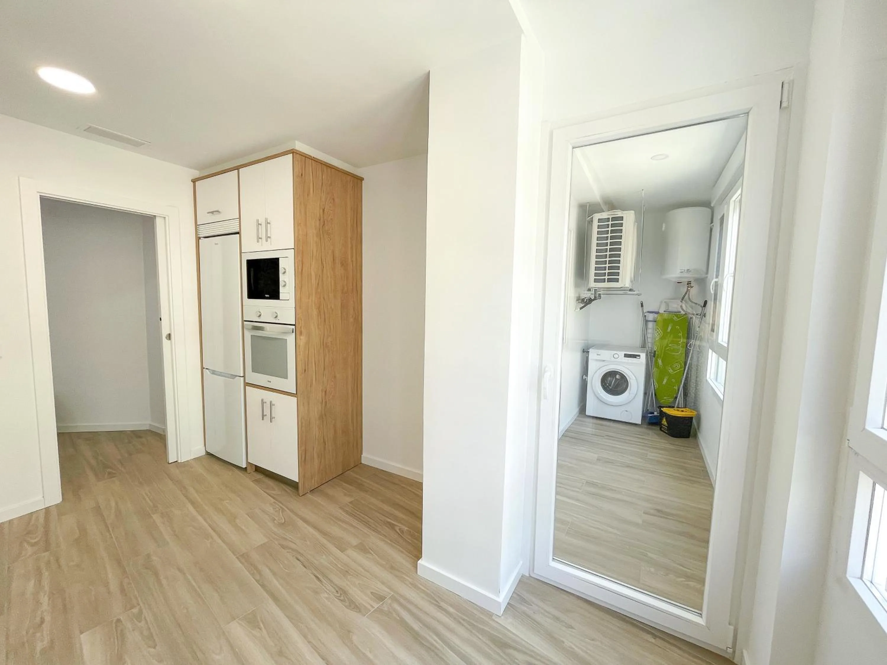 Kitchen or kitchenette in Apartamentos Zaragoza Gran Vía 3000