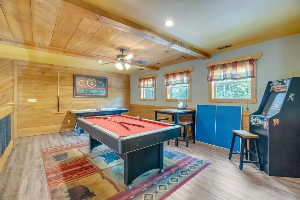 Splash Mountain Lodge by Eden Crest