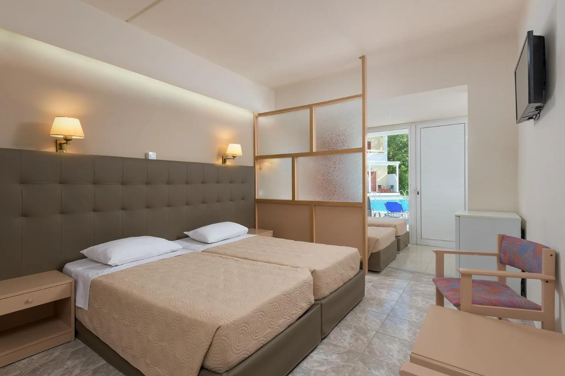 Photo of the whole room in Golden Odyssey