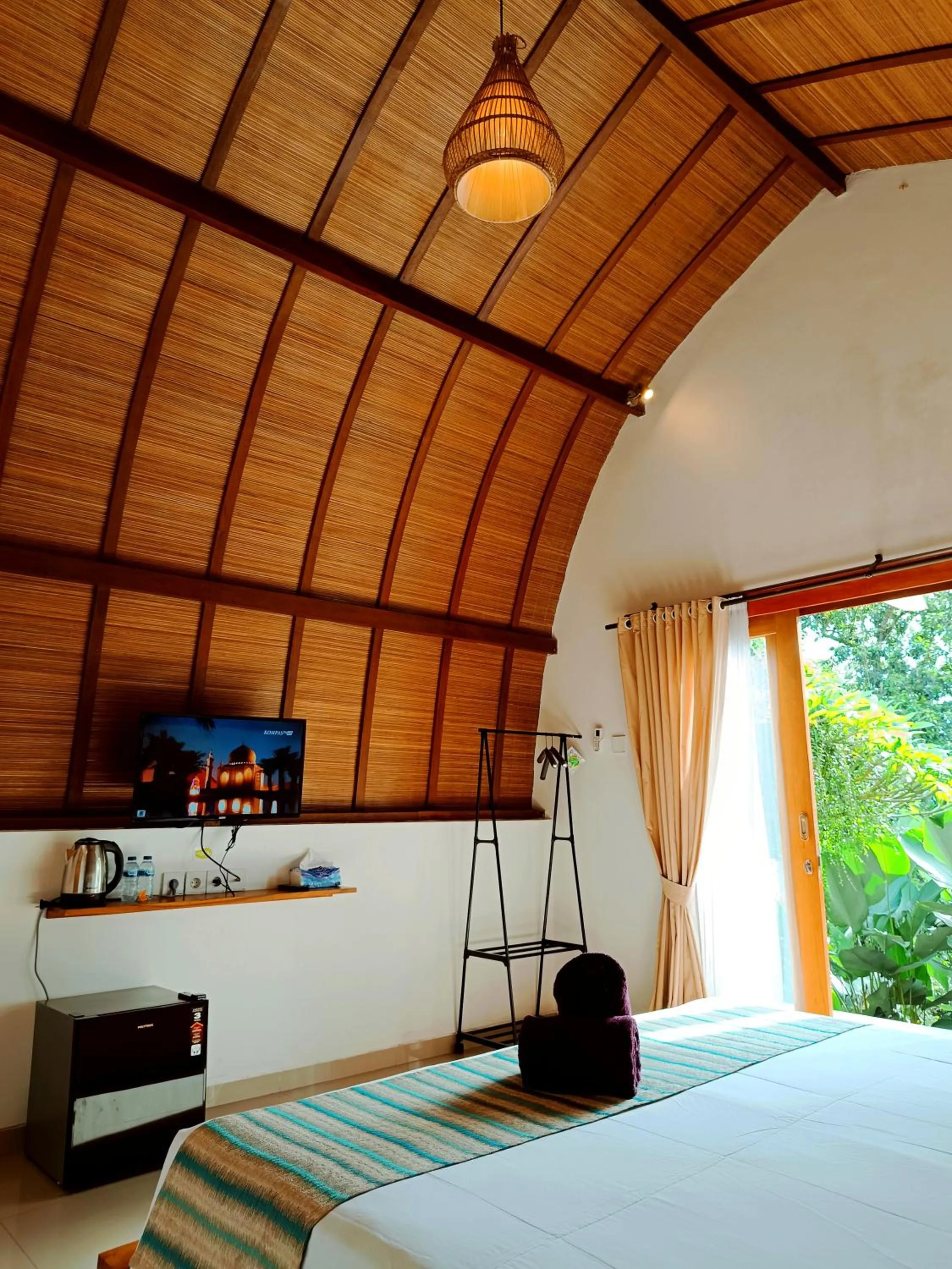 Bed in Sunset Shade Villa