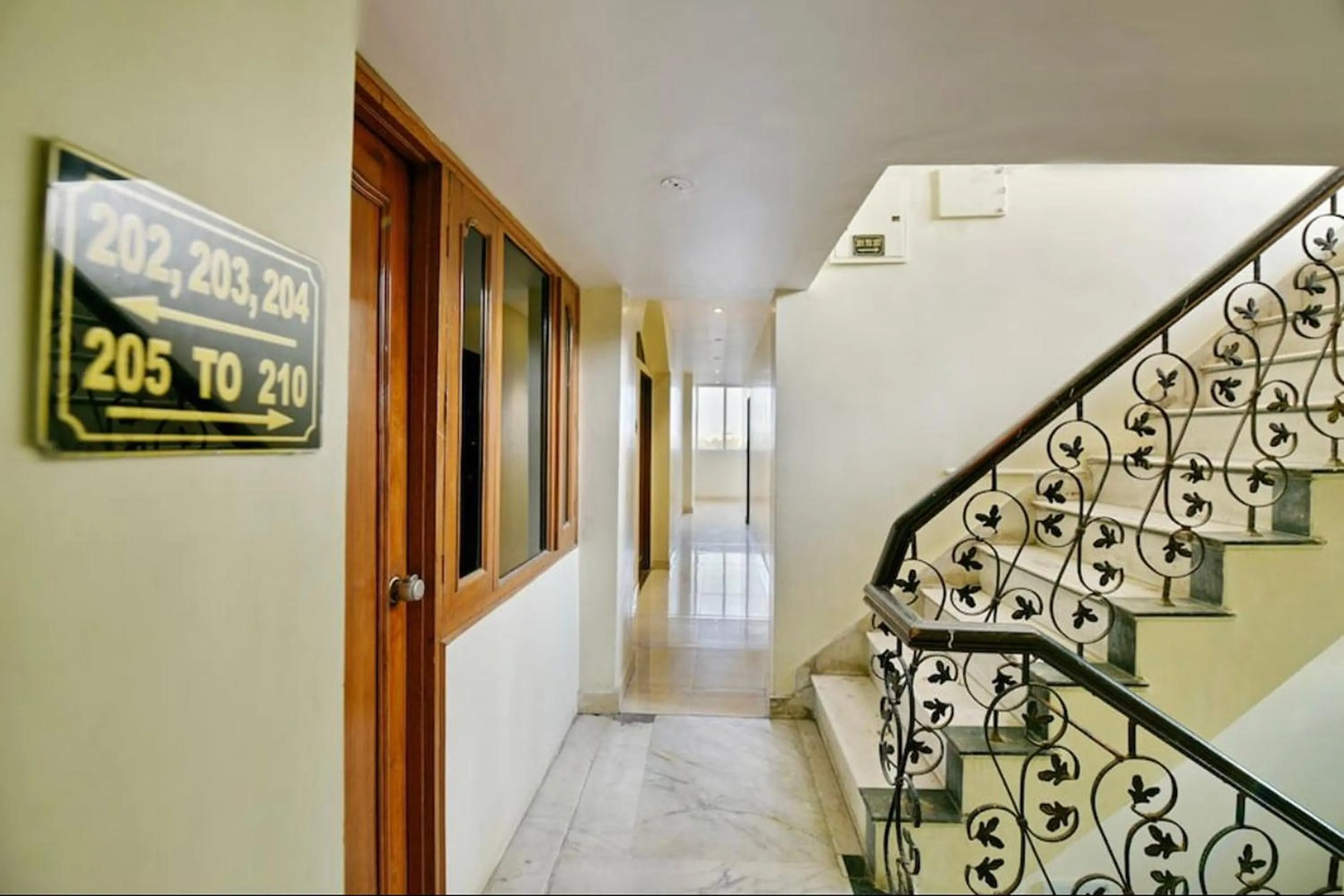 Area and facilities in Hotel Rang Mahal Near Jaipur International Airport