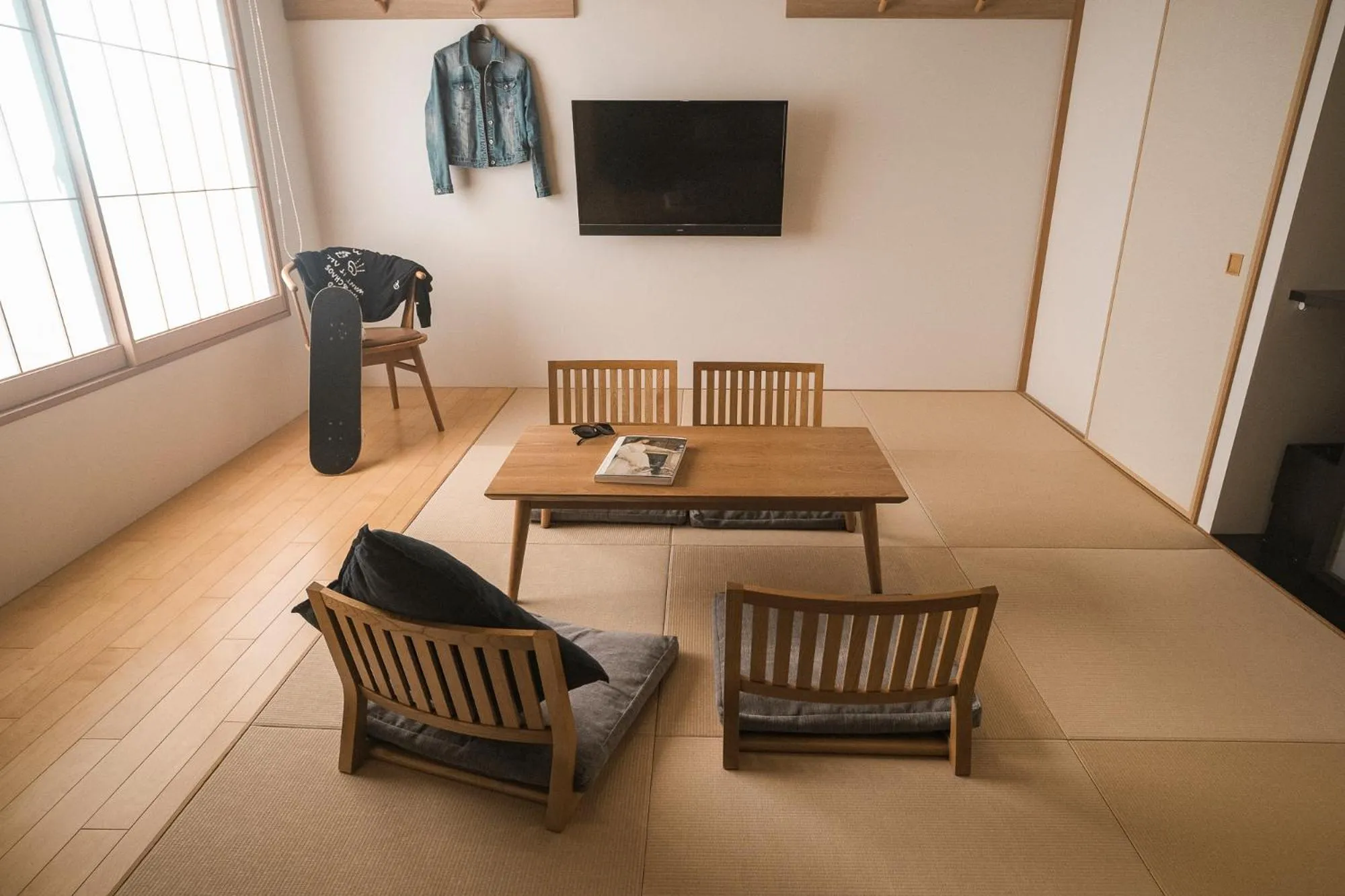 TV and multimedia in WAYFARER Shin