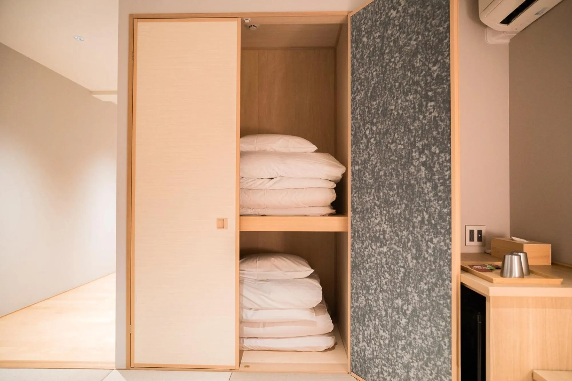 Bed in WAYFARER Gojo