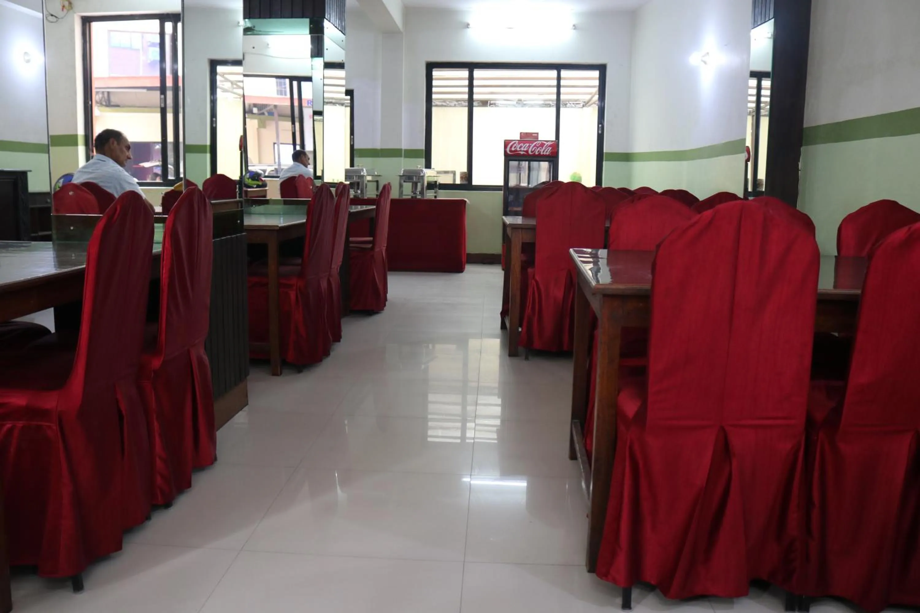 Restaurant/places to eat in Hotel Pashupati Plaza