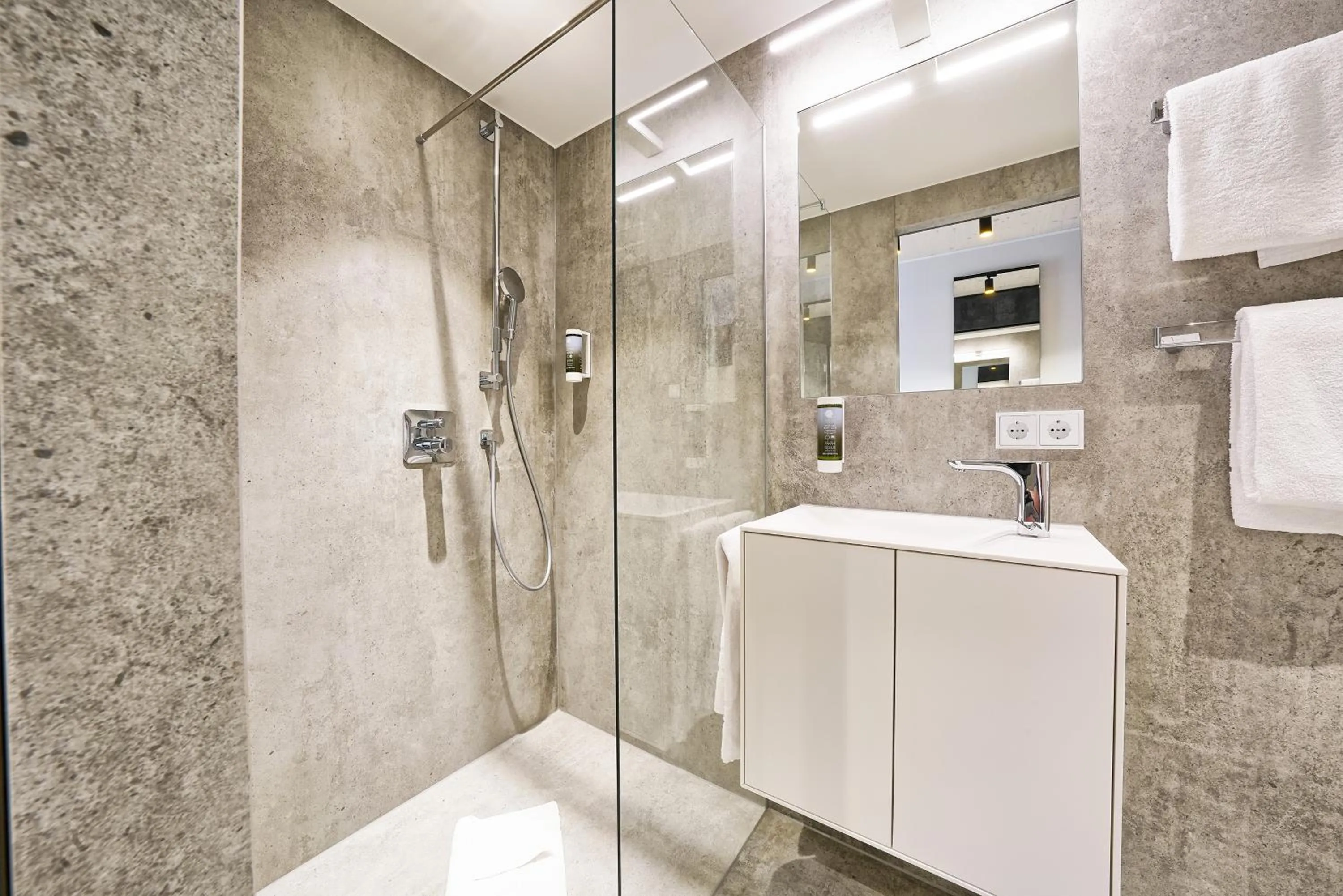 Bathroom in Timber One Boardinghouse Dorfen