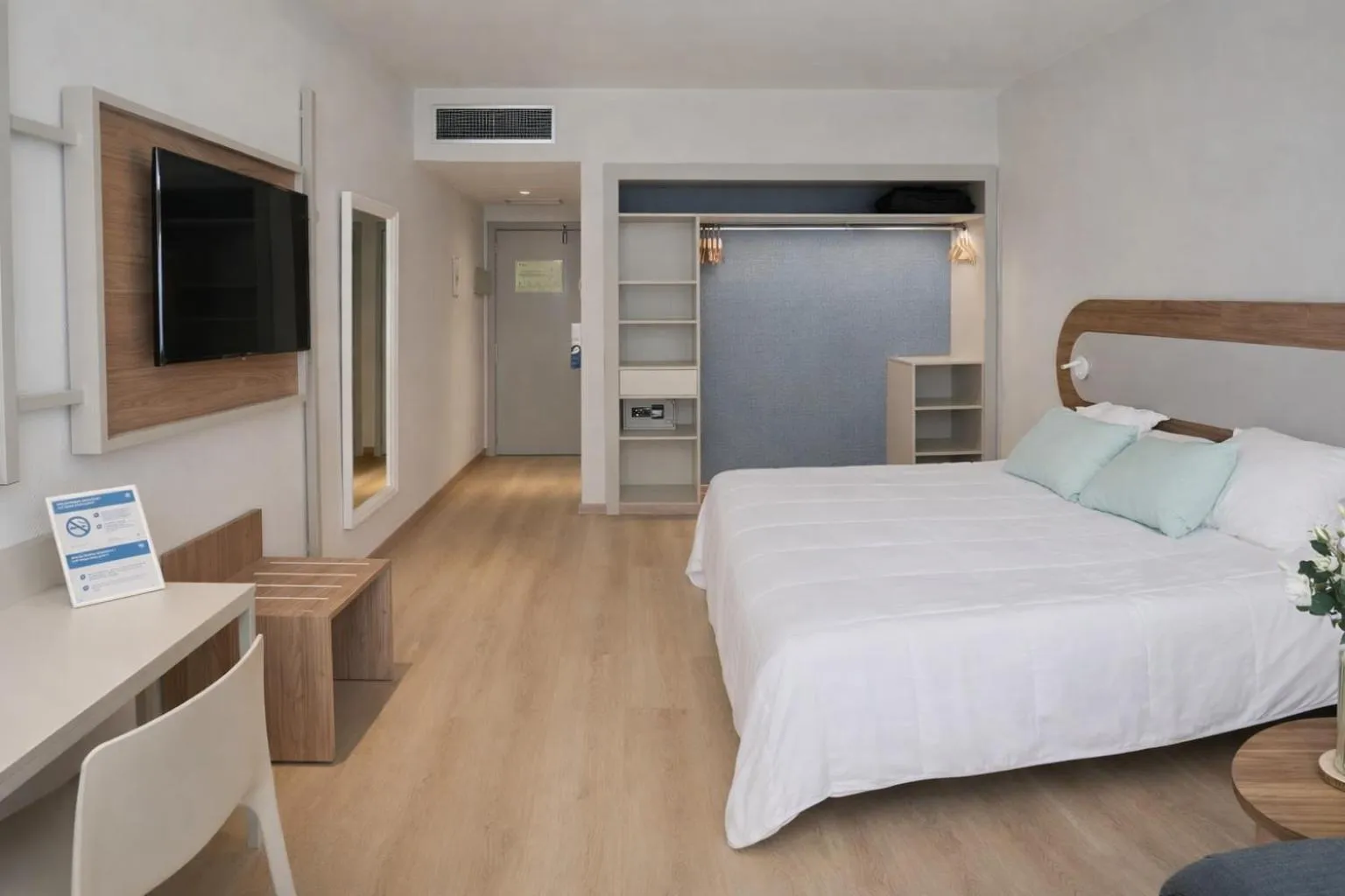 Bed in Beatriz Costa & Spa