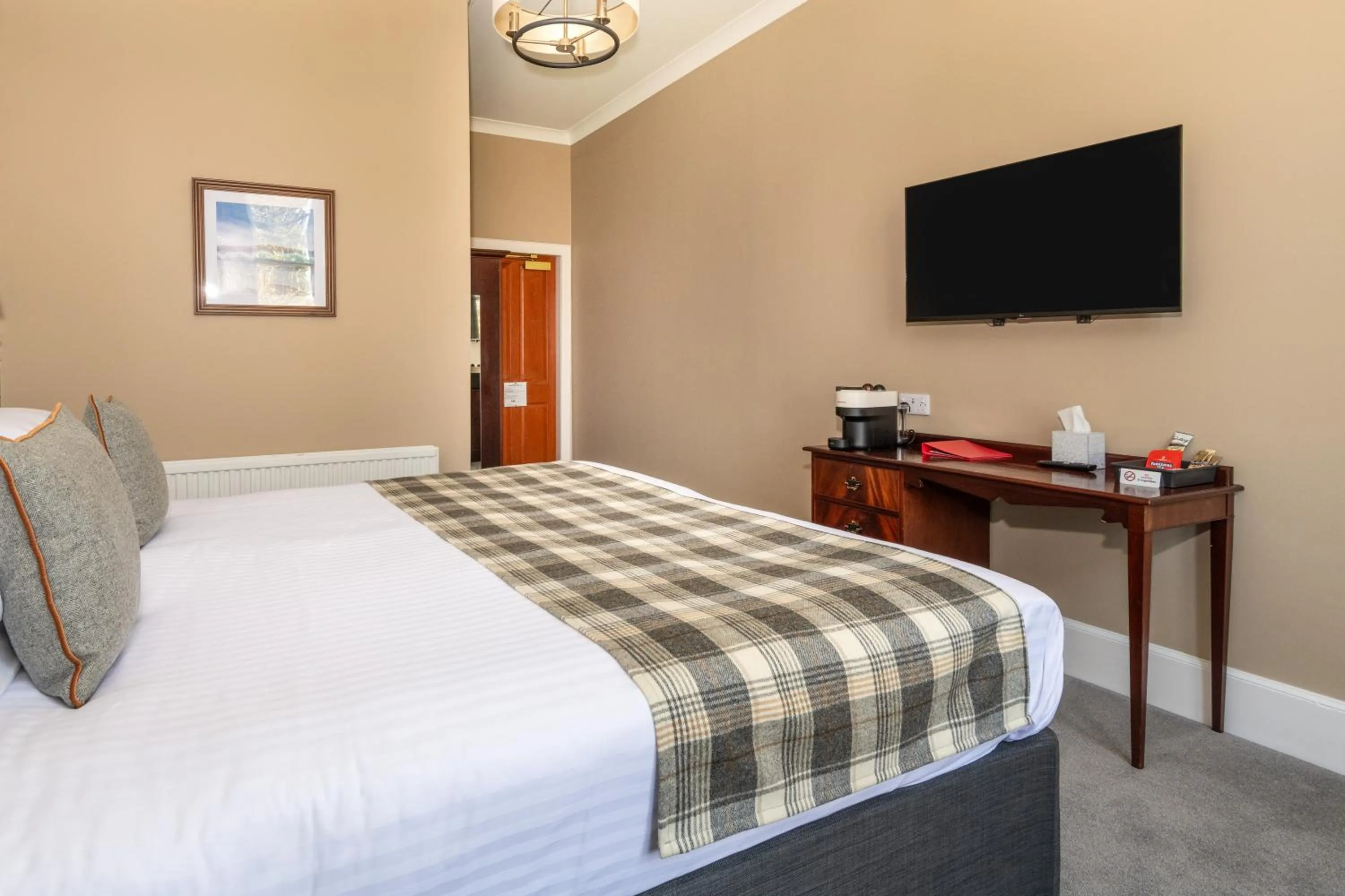 Bedroom, Bed in Sunbank House Metro Hotel