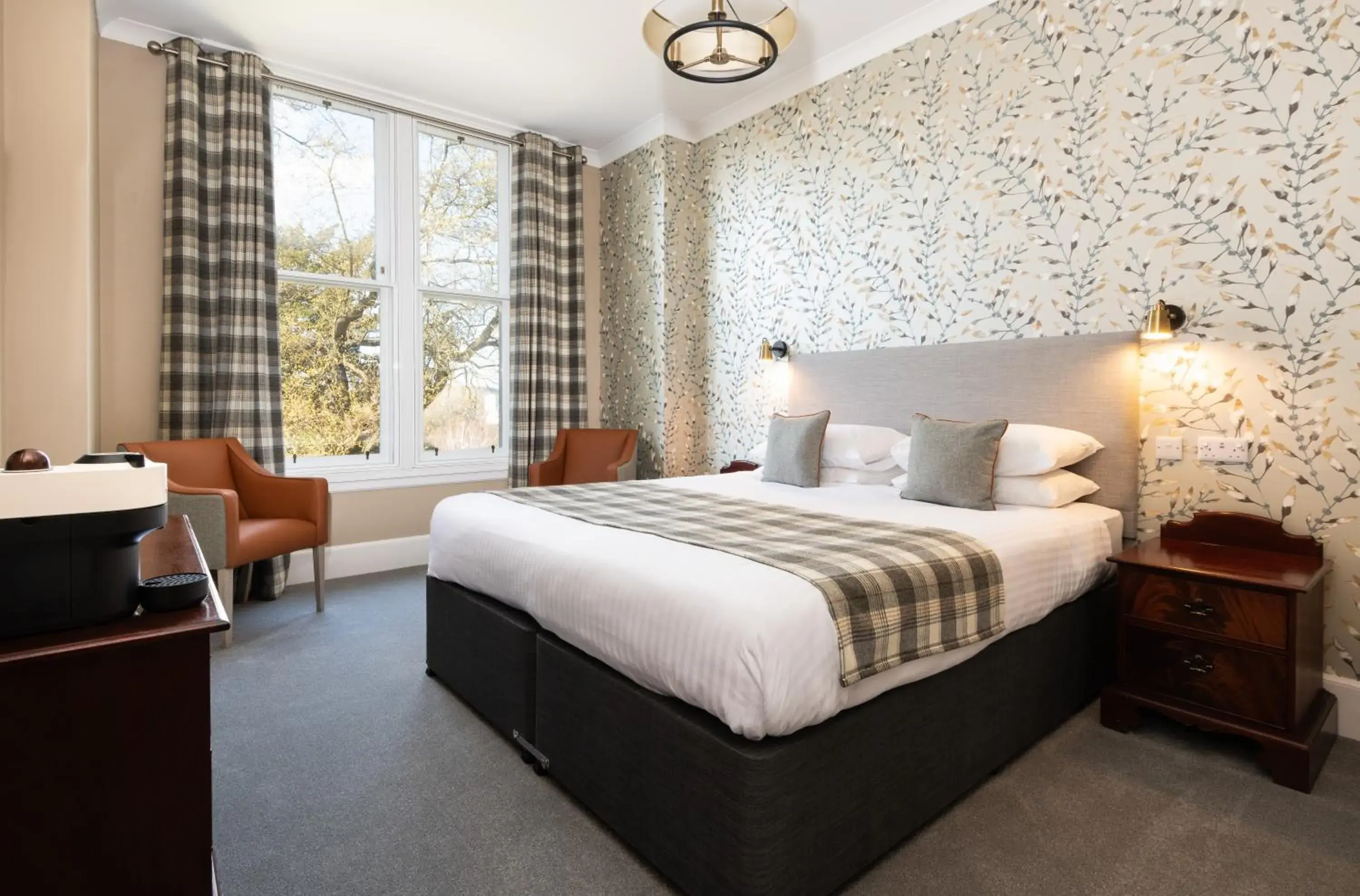 Triple / double in Sunbank House Metro Hotel Triple / double in Sunbank House Metro Hotel