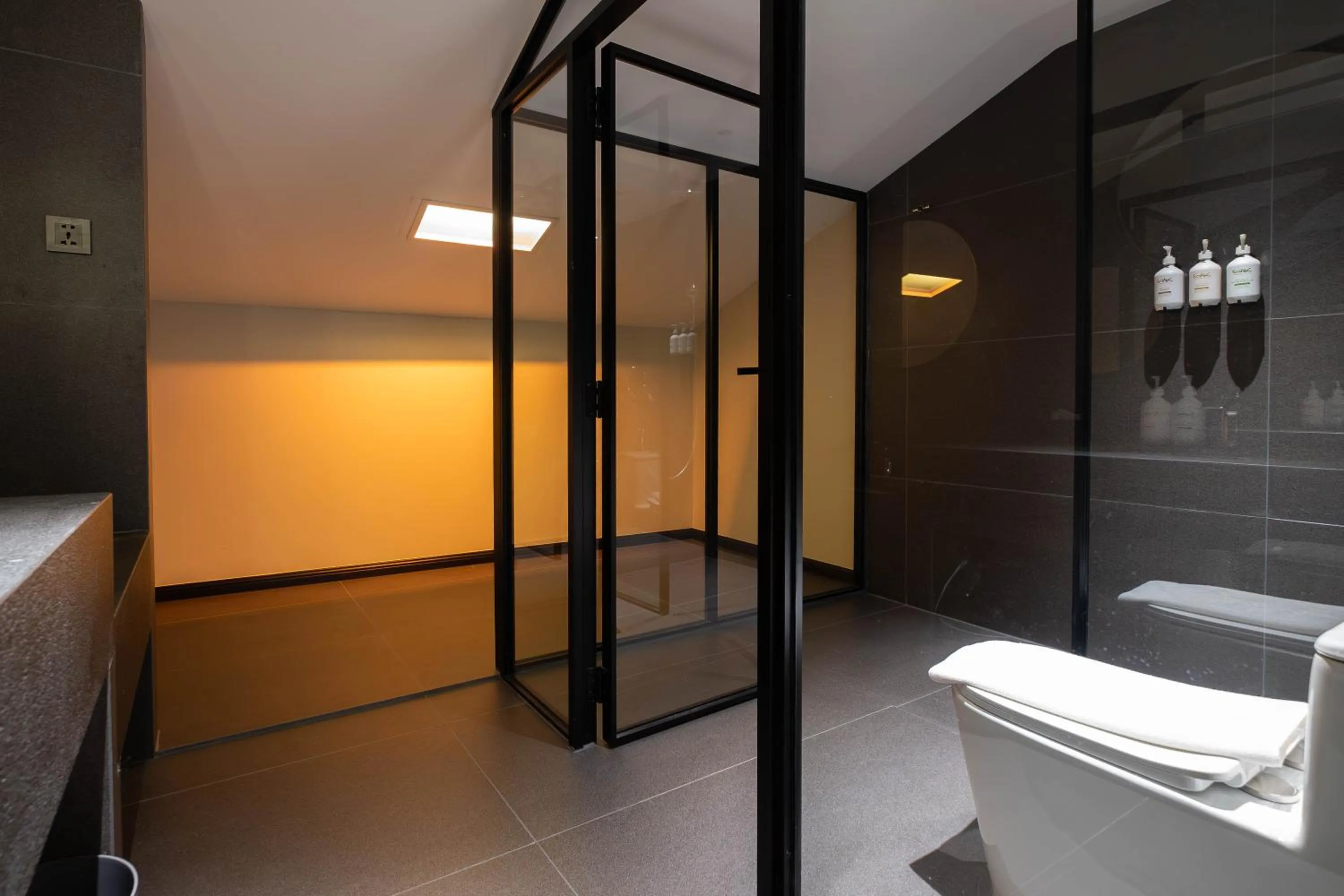 Shower in Rest Collection RedHouse Melaka