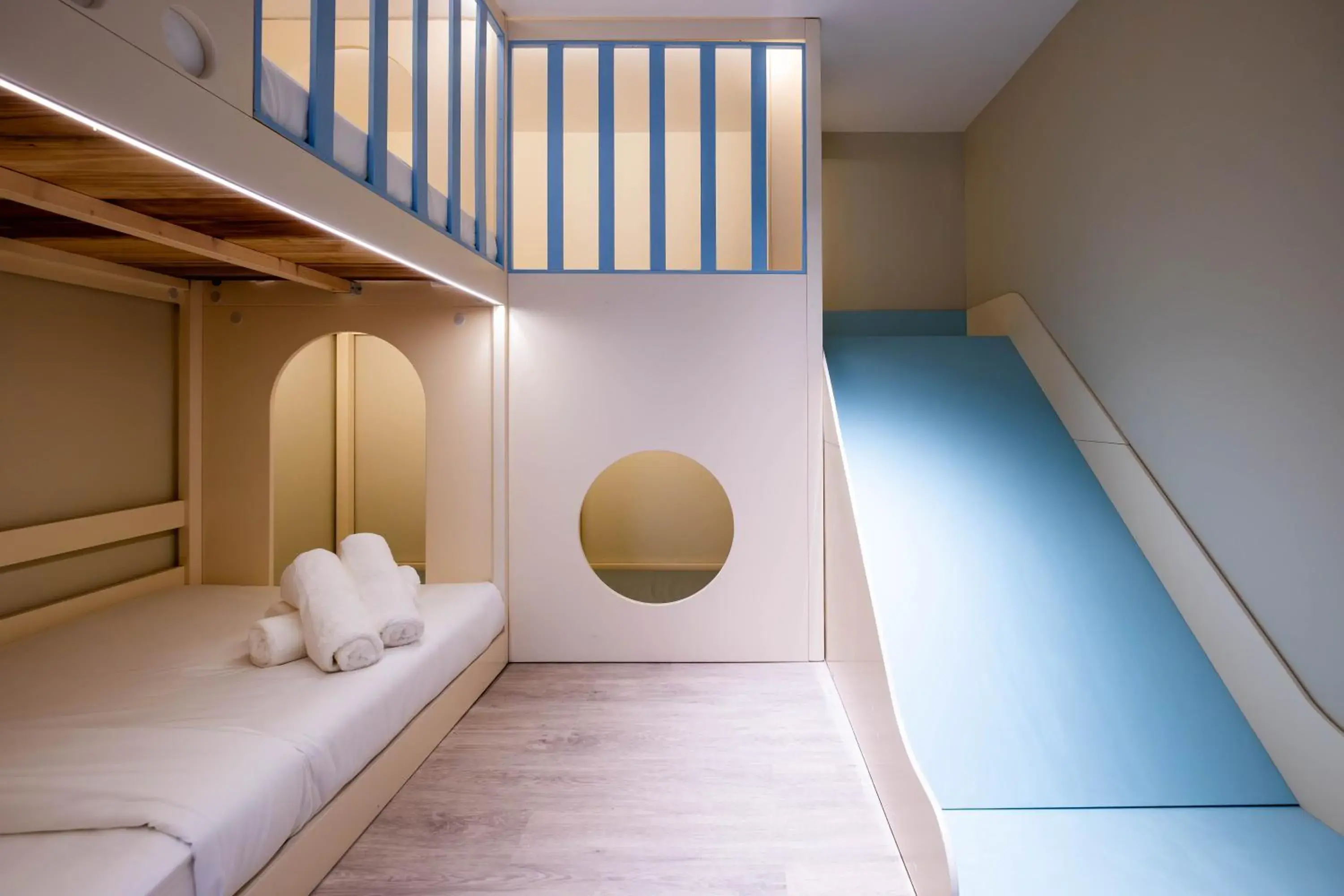 Deluxe Family Suite Slide in Rest Collection RedHouse Melaka Deluxe Family Suite Slide in Rest Collection RedHouse Melaka