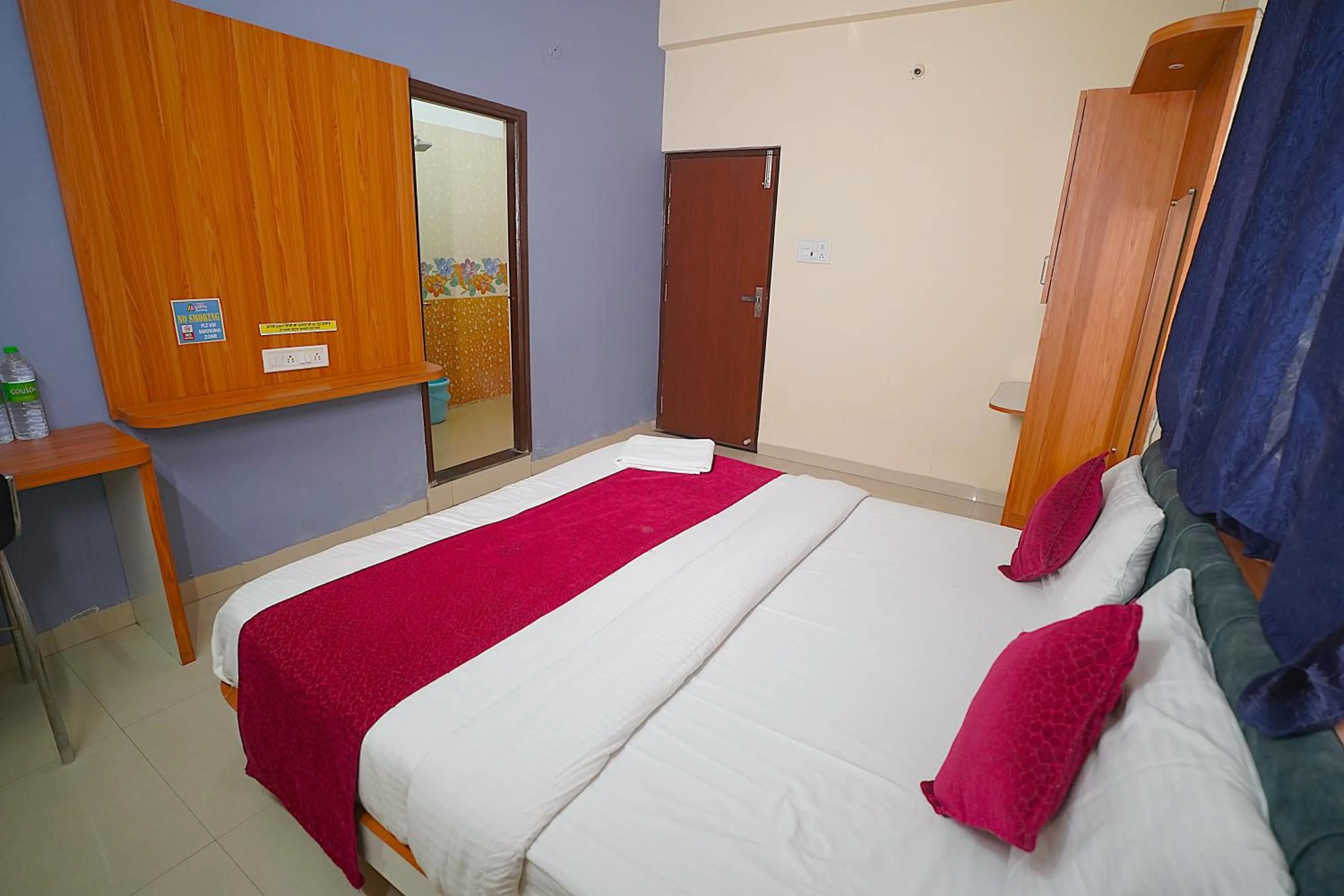 Bedroom in Hotel Inspira Residency- Near Bombay Hospital
