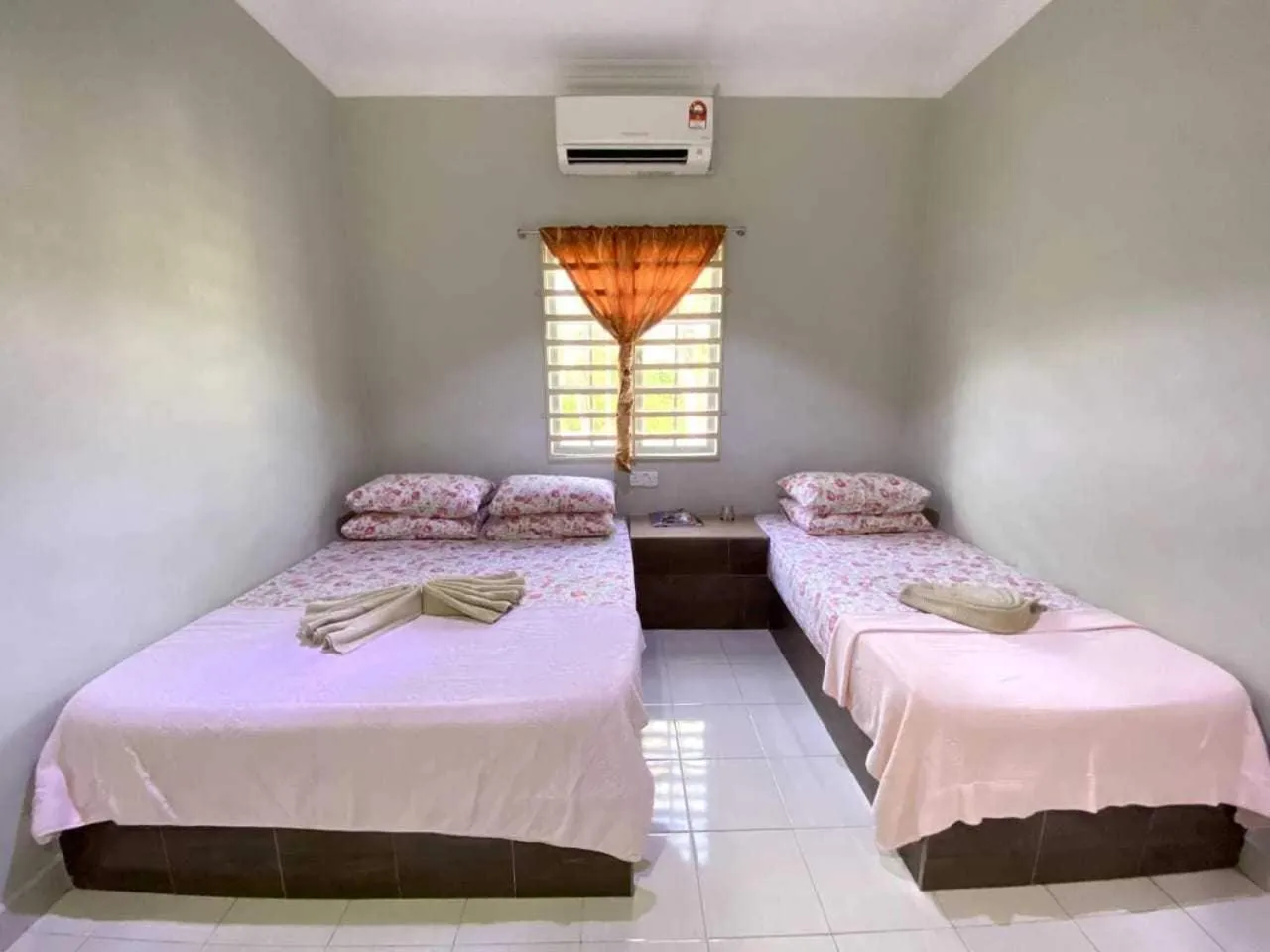 Bedroom, Bed in Hotel O D Qamar Motel