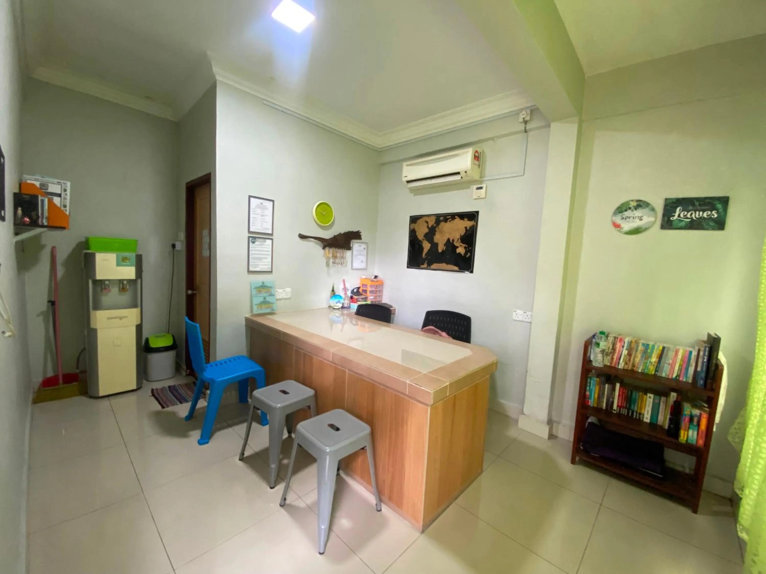 Lobby or reception in Hotel O D Qamar Motel