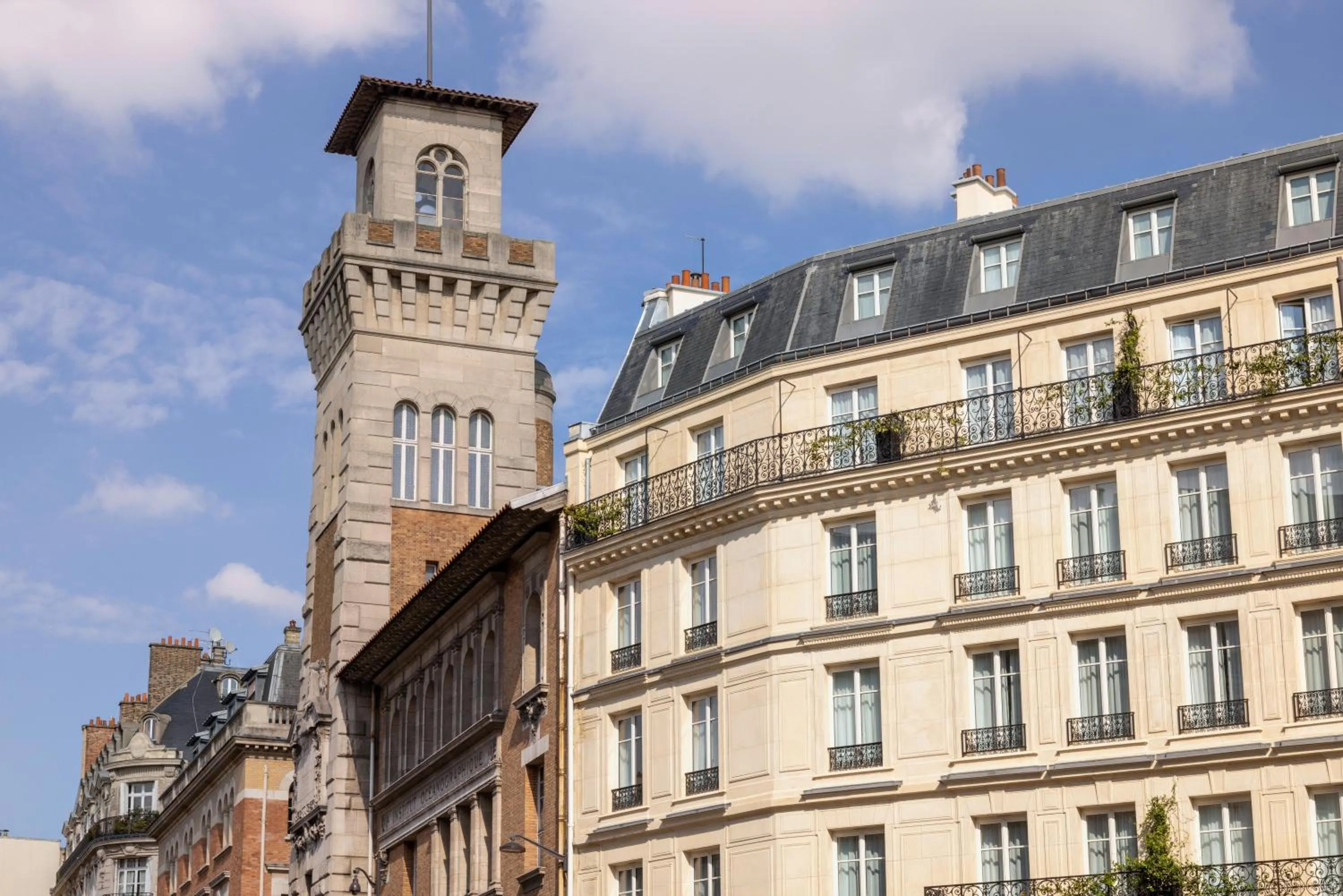 Facade/entrance in Les Rives Oceanik