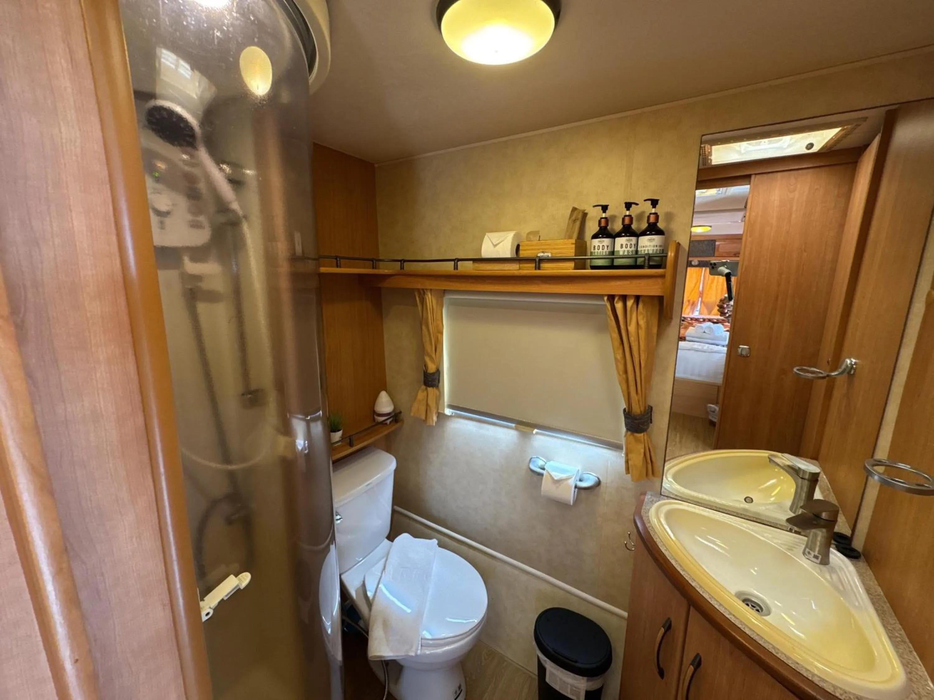 Toilet in The Campster Kanchanaburi