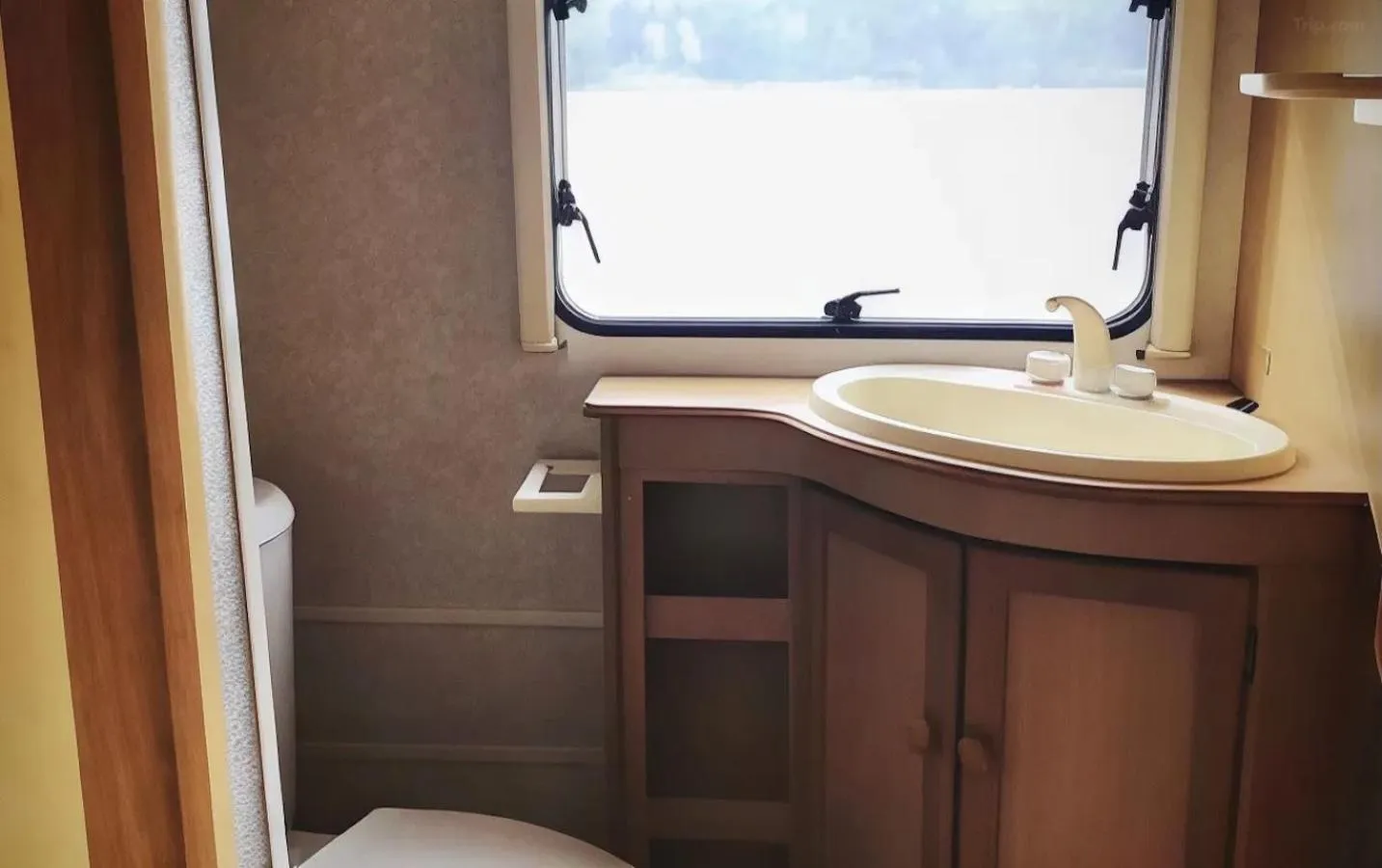 Toilet in The Campster Kanchanaburi