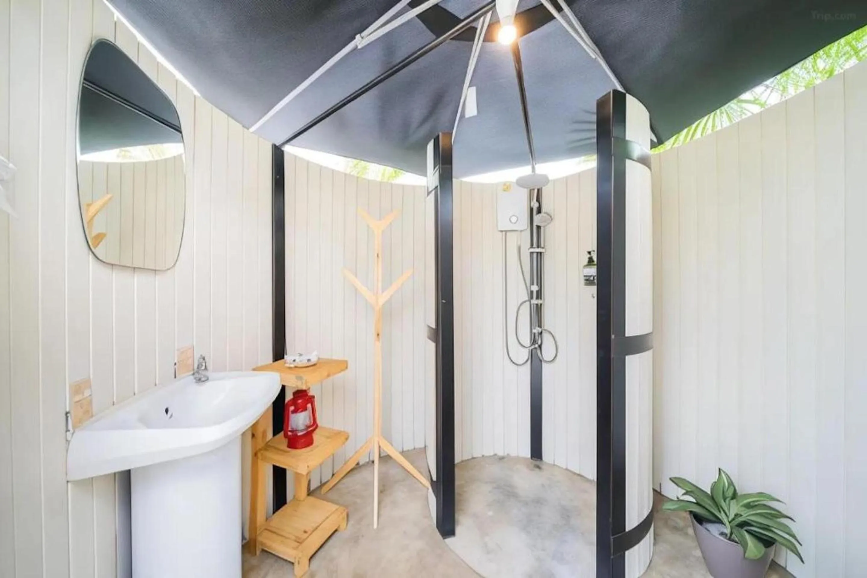 Bathroom in The Campster Kanchanaburi