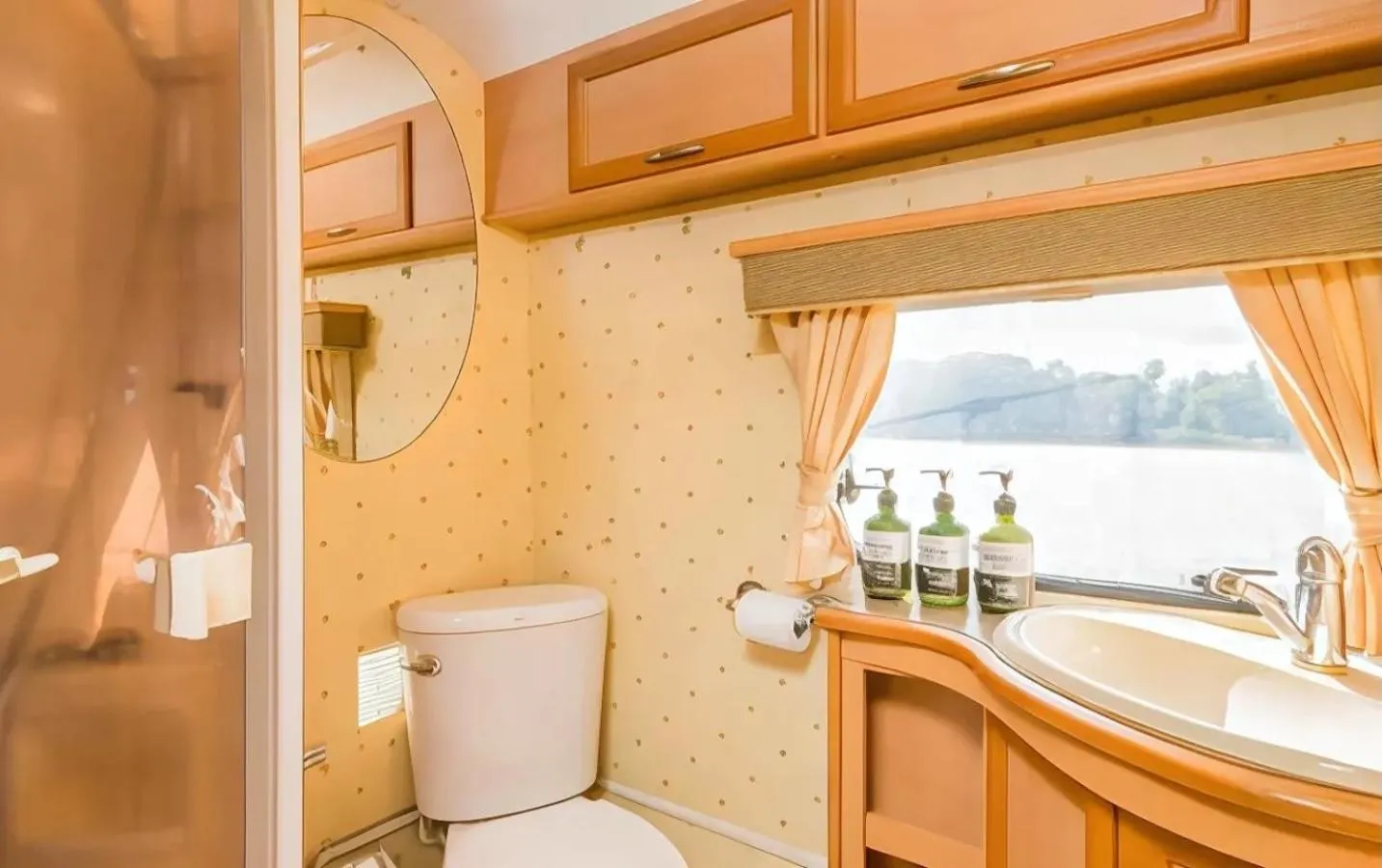 Toilet in The Campster Kanchanaburi