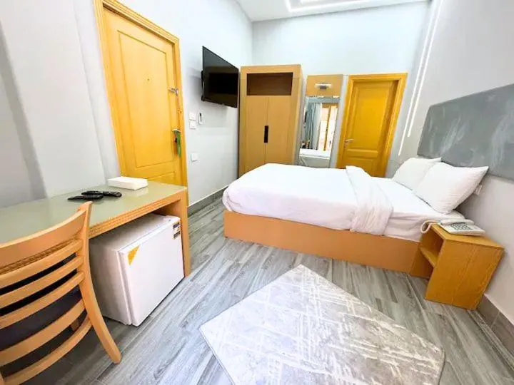 Photo of the whole room, Bed in Zamalek House Hotel