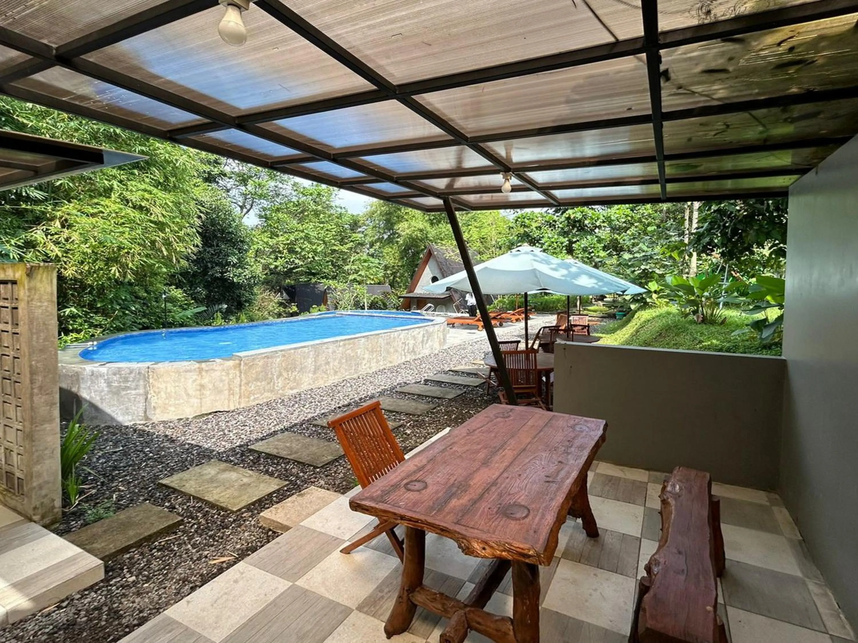 Swimming pool in Asram Edupark