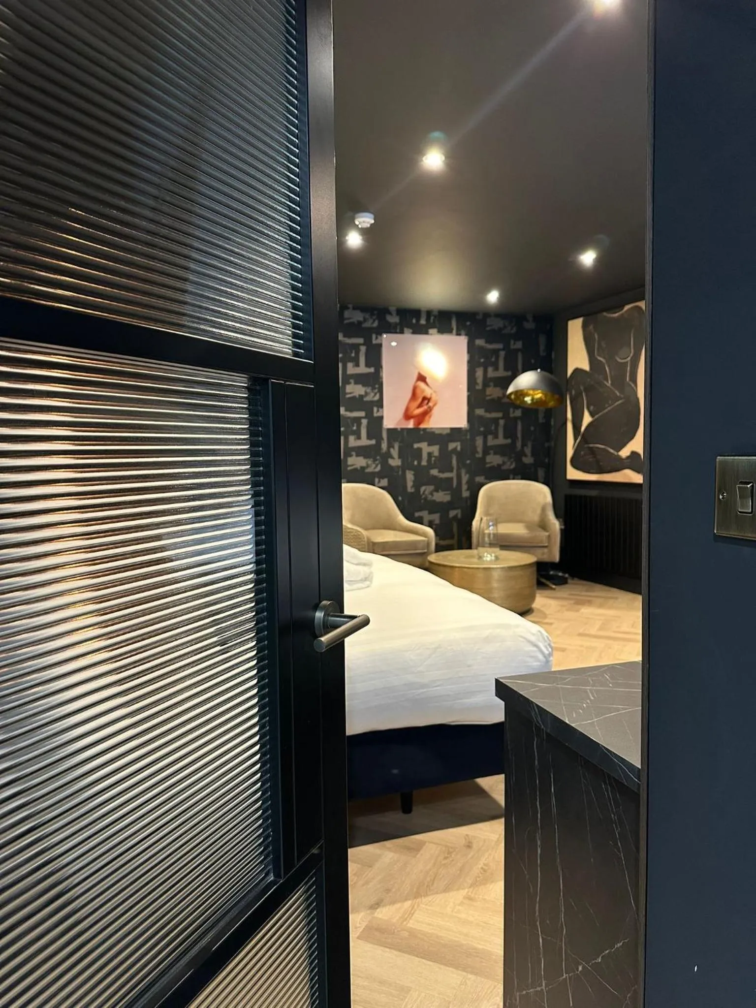 Photo of the whole room in Secret Suites