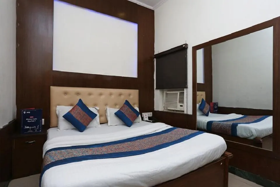 Bed in Vishal Hotel Near New Delhi Railway Station