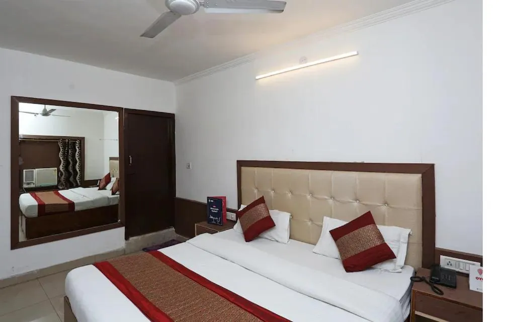 Bed in Vishal Hotel Near New Delhi Railway Station